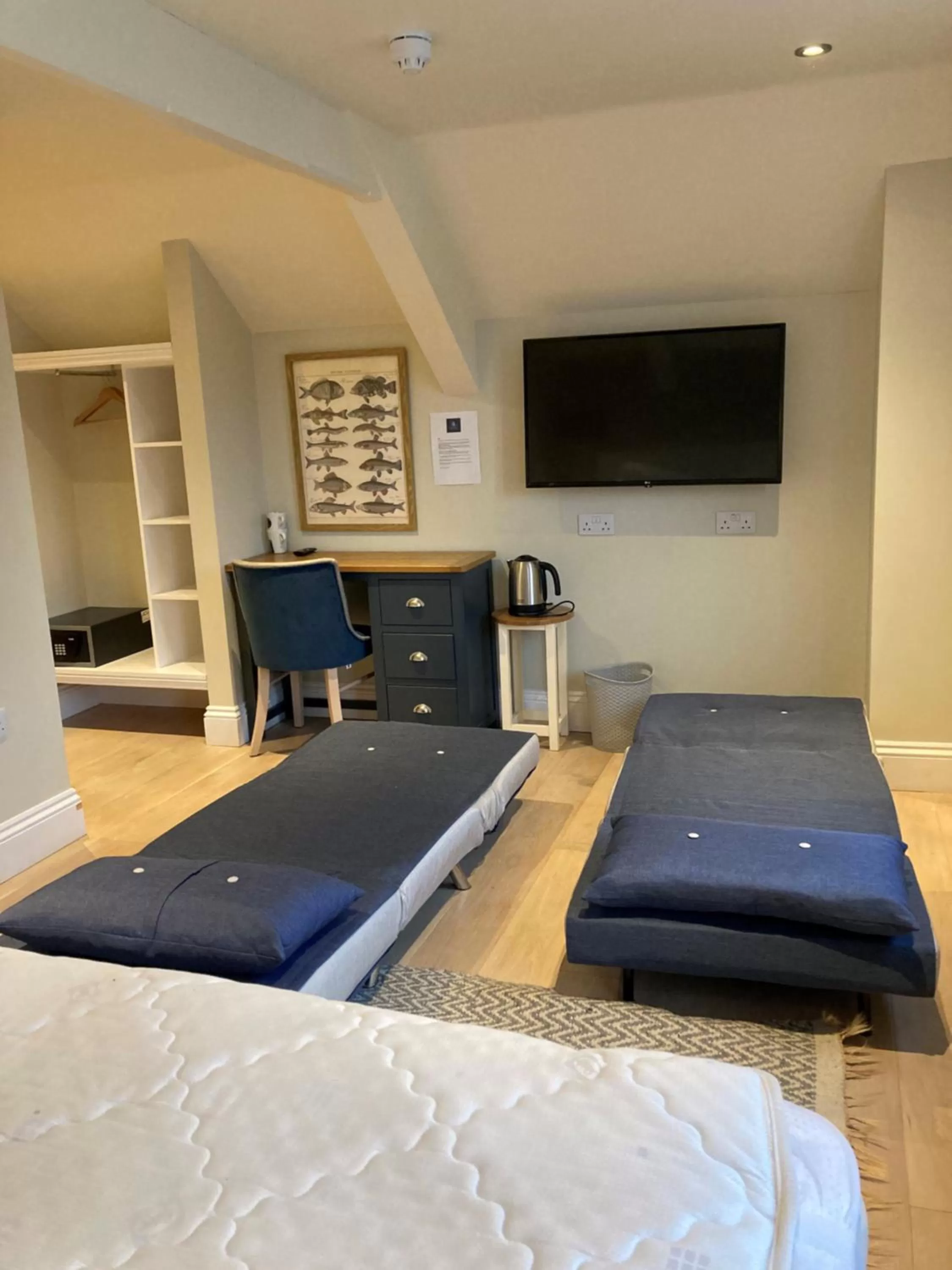 Bed in The Galleon Inn