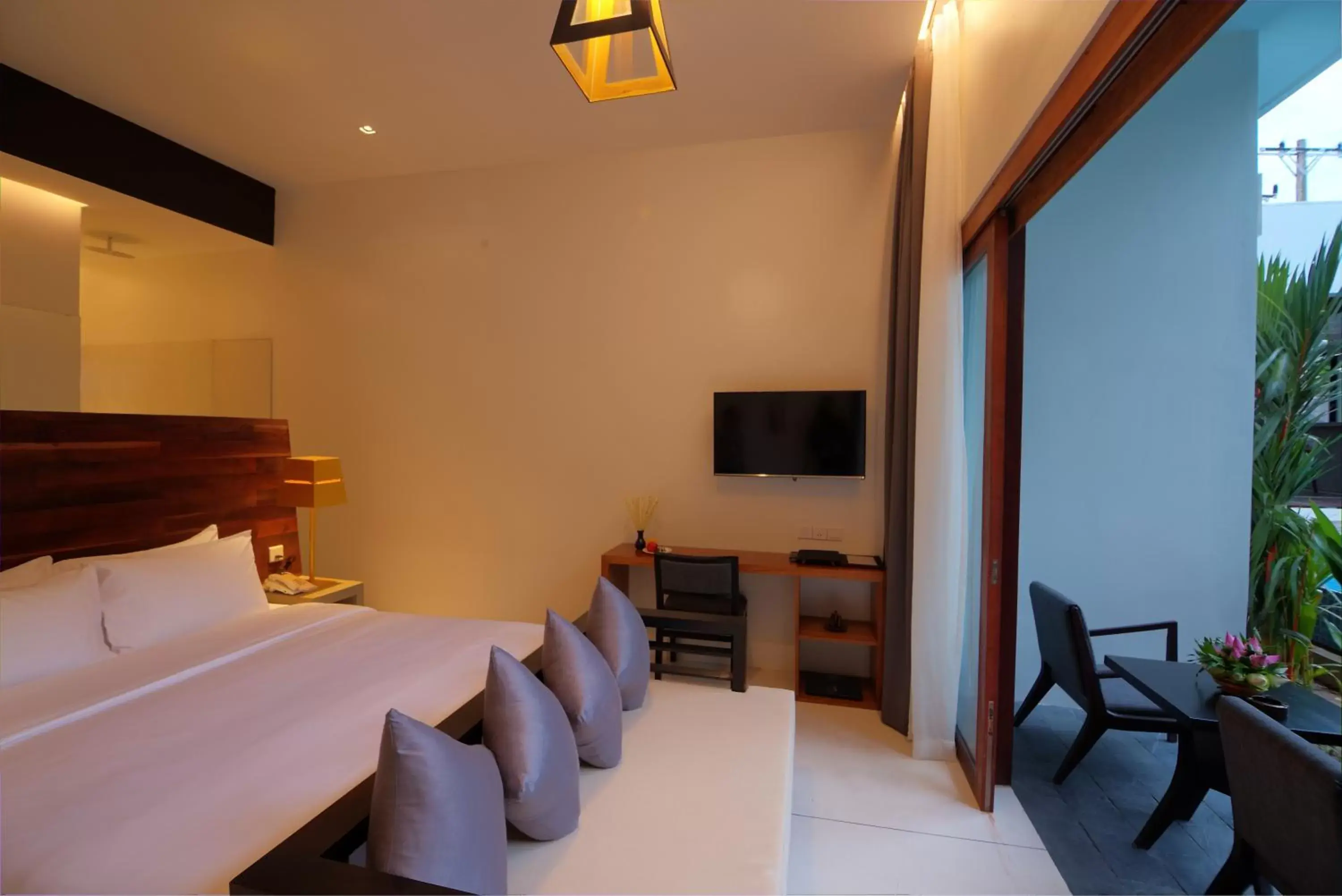 Photo of the whole room, TV/Entertainment Center in Apsara Residence Hotel