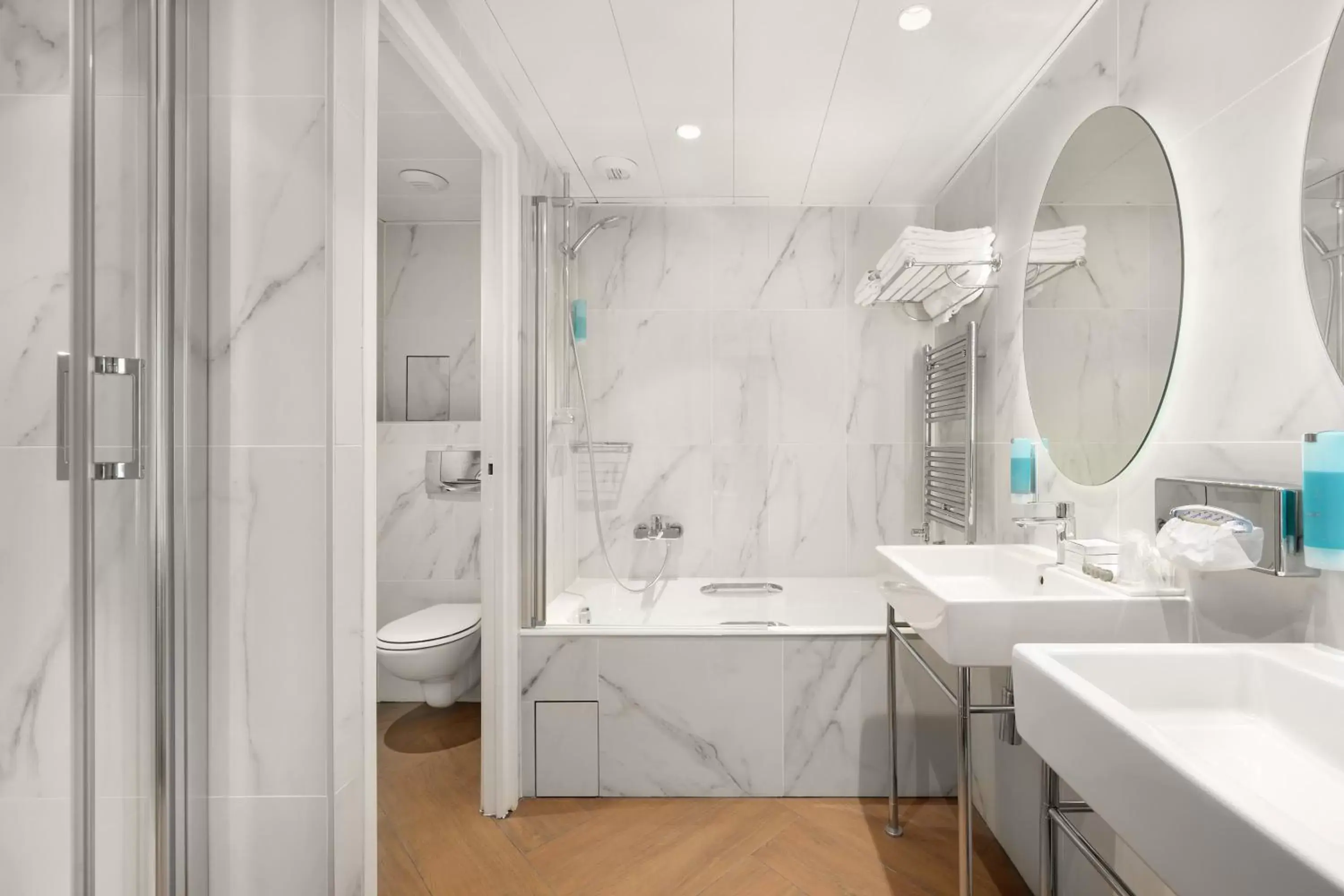 Shower, Bathroom in Hôtel le Royal Rive Gauche