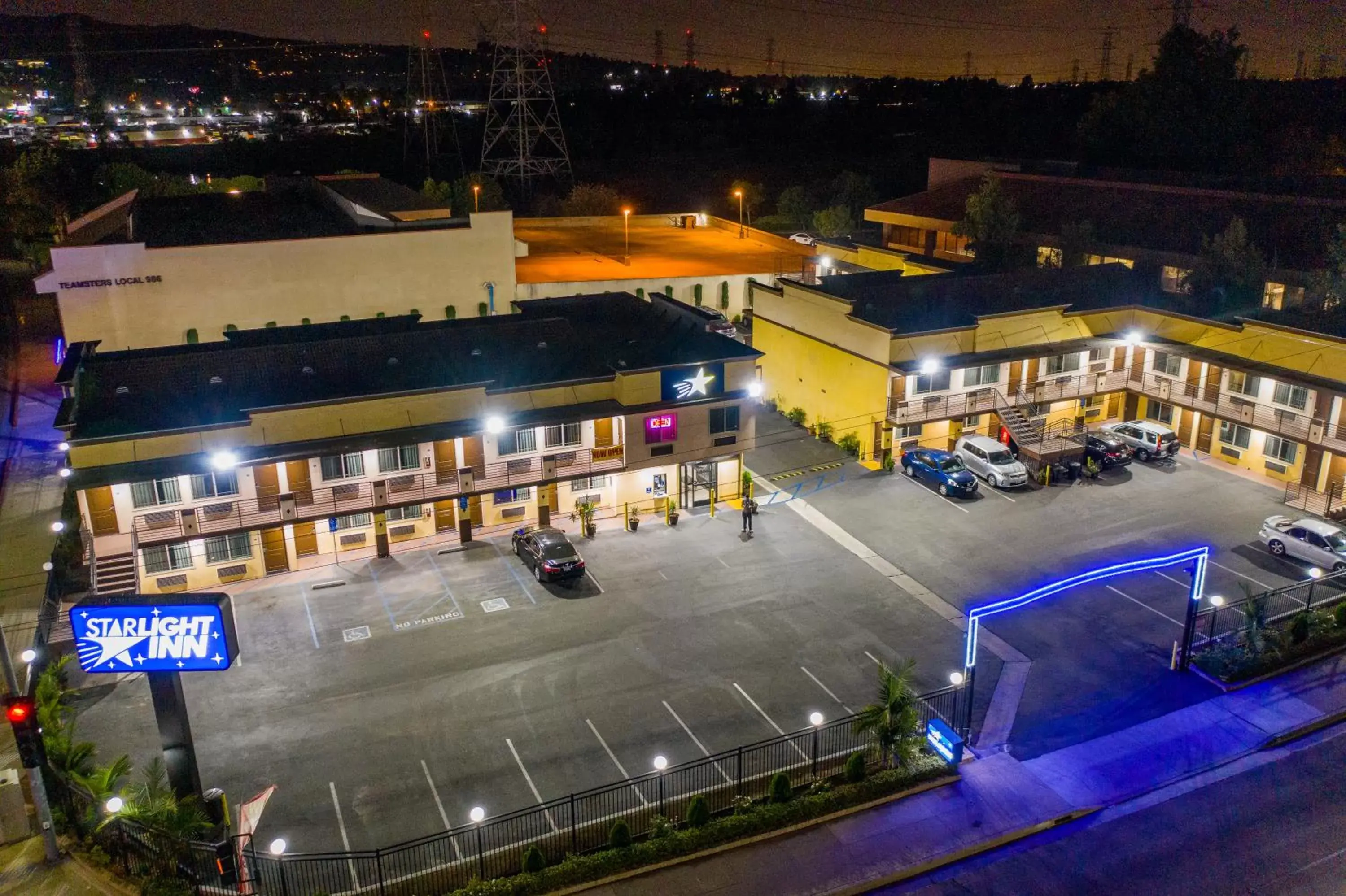 Bird's eye view, Bird's-eye View in Starlight Inn South El Monte