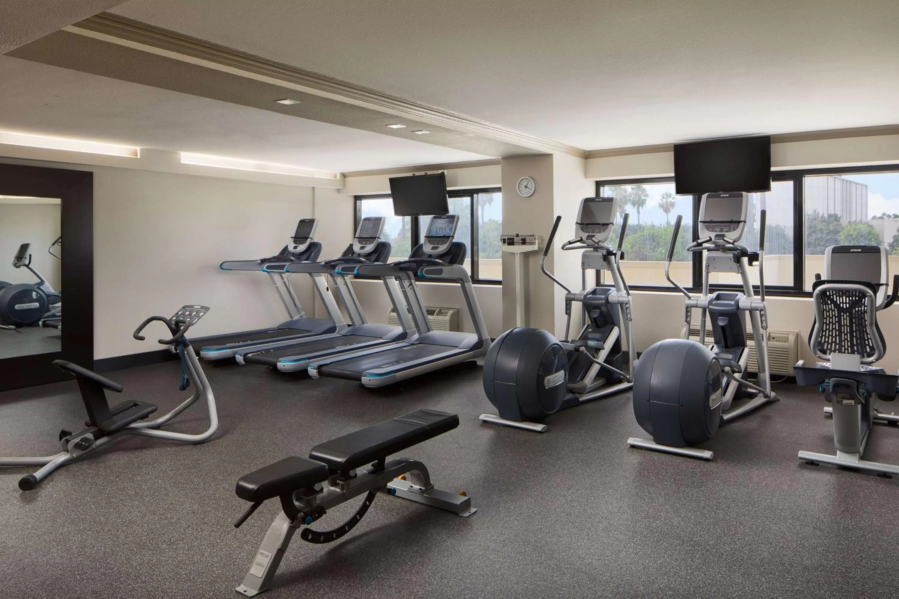 Fitness centre/facilities in DoubleTree by Hilton Los Angeles Norwalk