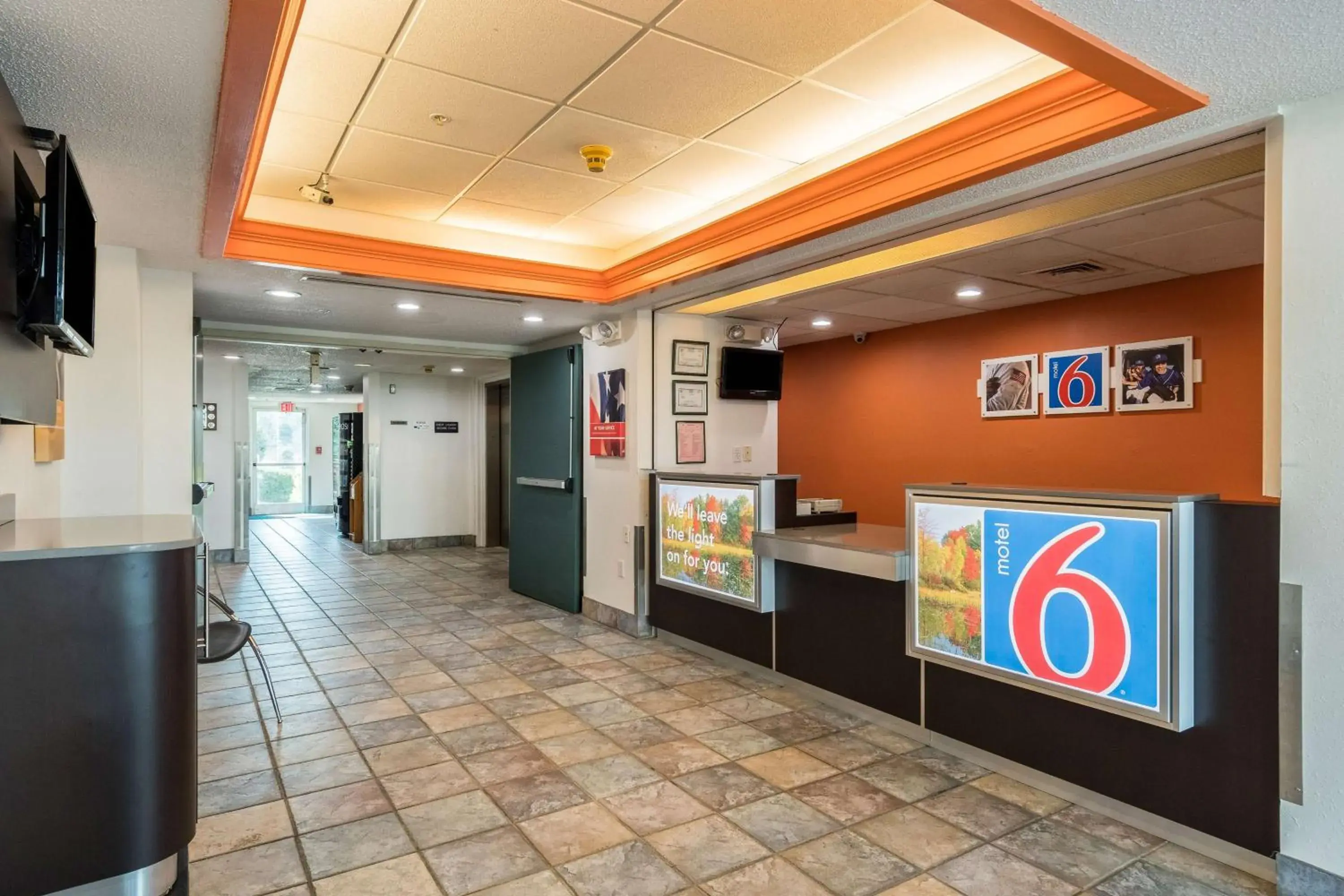 Lobby or reception, Lobby/Reception in Motel 6-Newport, TN