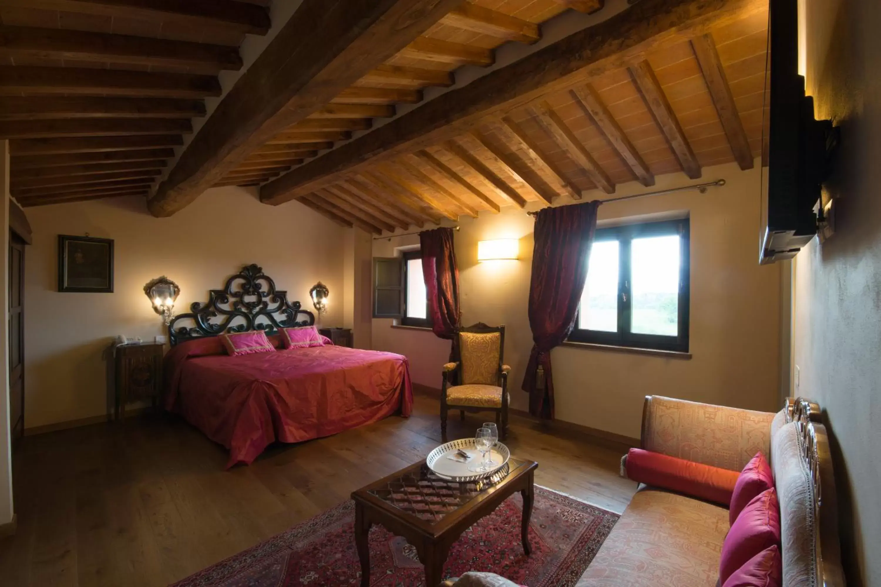 Photo of the whole room, Bed in Palazzo Pacini