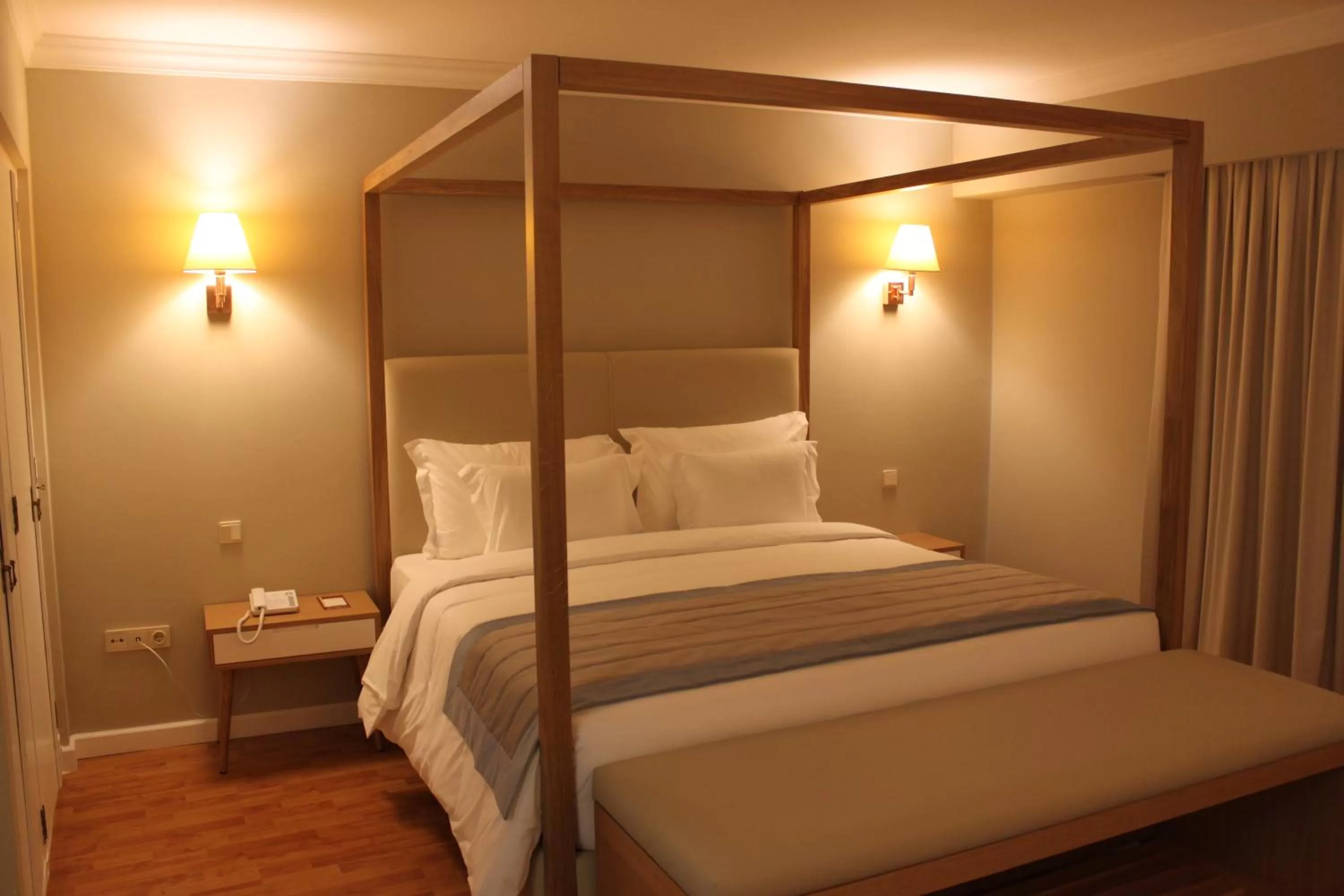 Decorative detail, Bed in Hotel Suave Mar