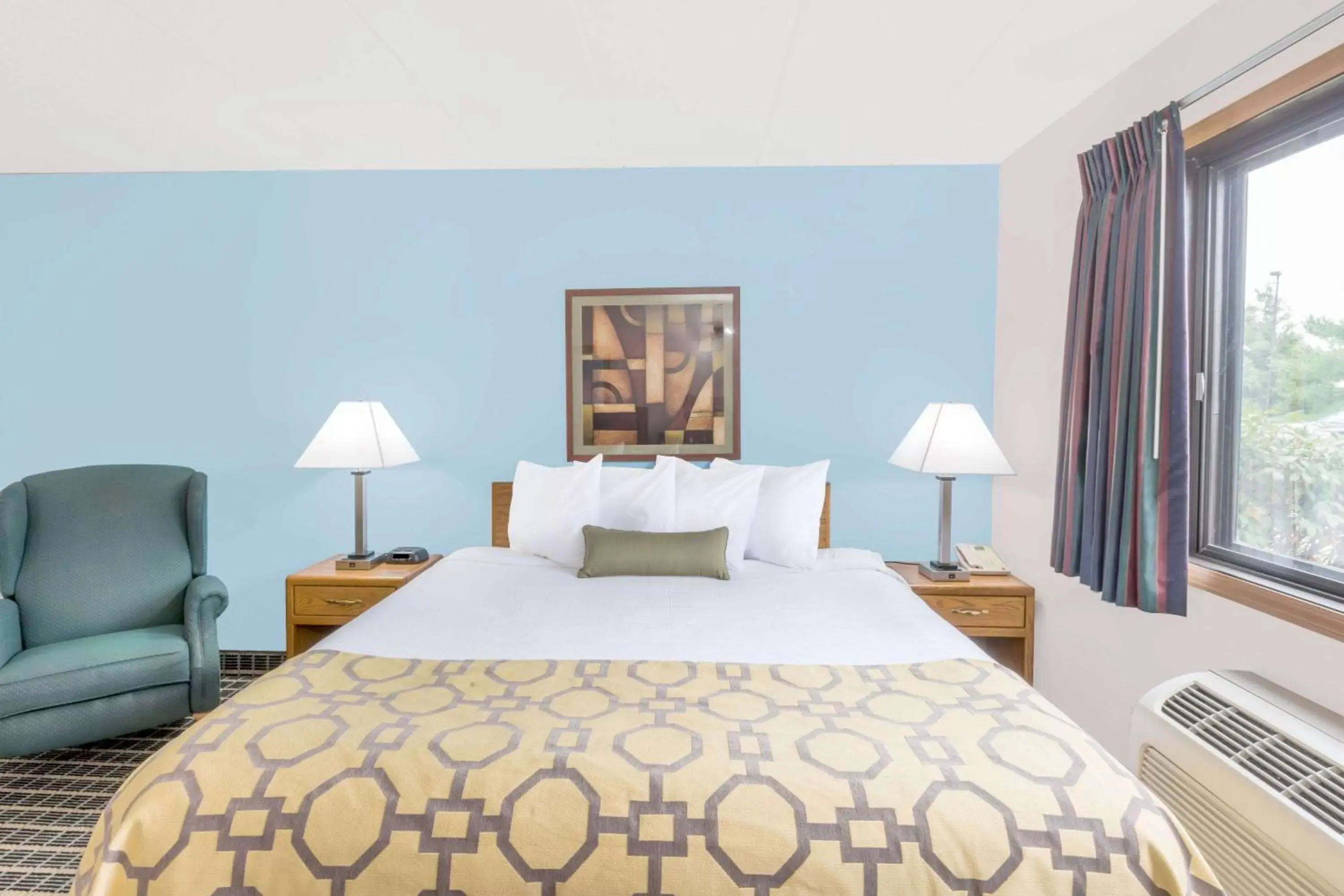 Photo of the whole room, Bed in Baymont by Wyndham Marshalltown Photo of the whole room, Bed in Baymont by Wyndham Marshalltown