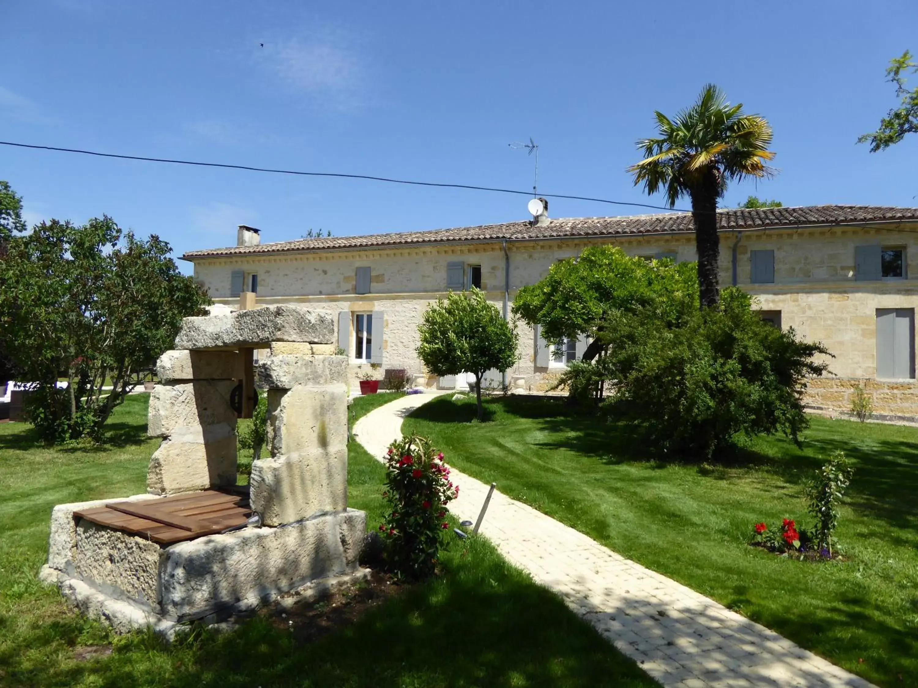 Property building in La Vigneraie de Laura