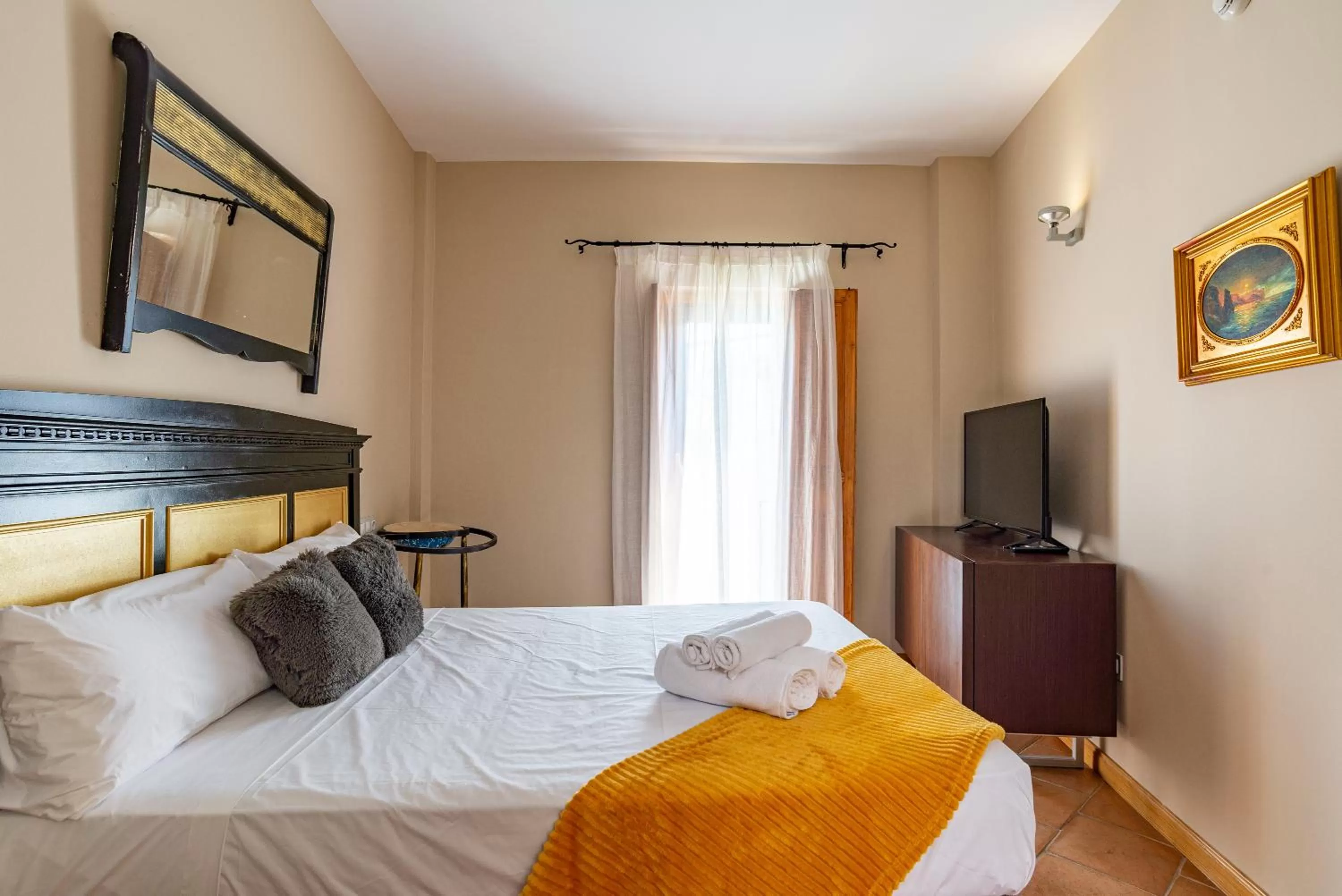 Bedroom, Bed in Hotel Albaicín