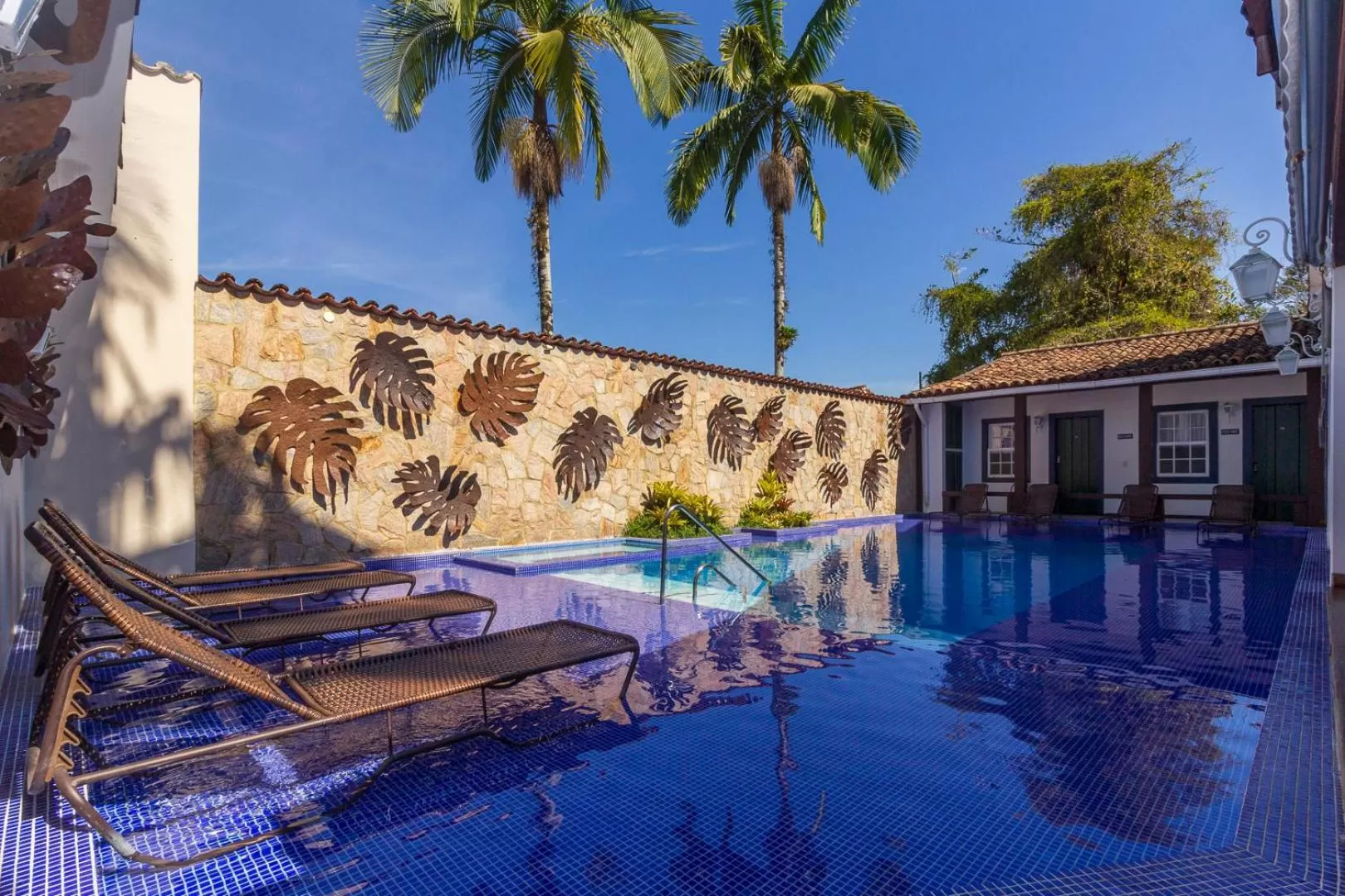 Swimming pool in Pousada Porto Imperial