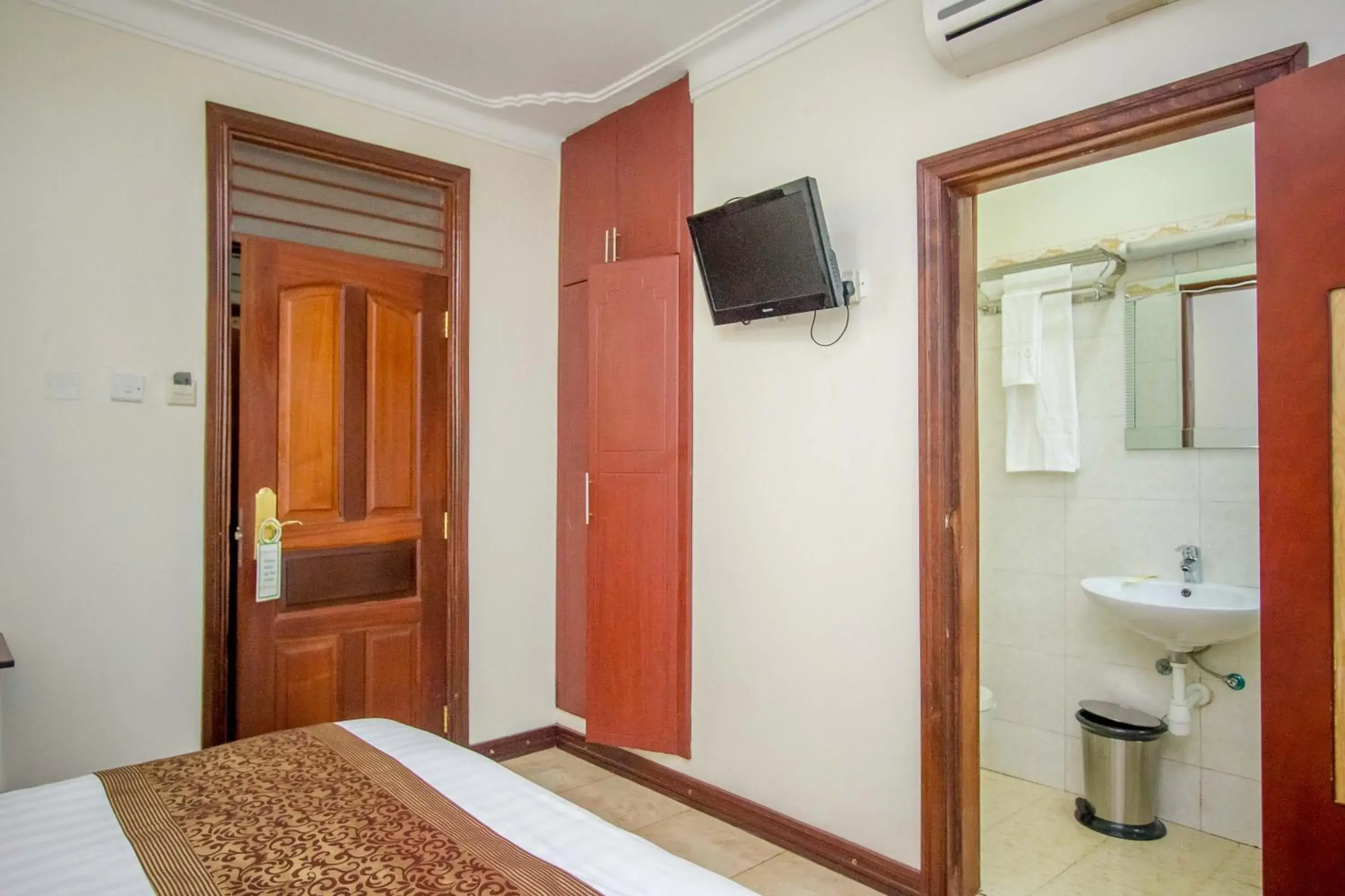 Photo of the whole room, Bathroom in Casa Miltu Hotel