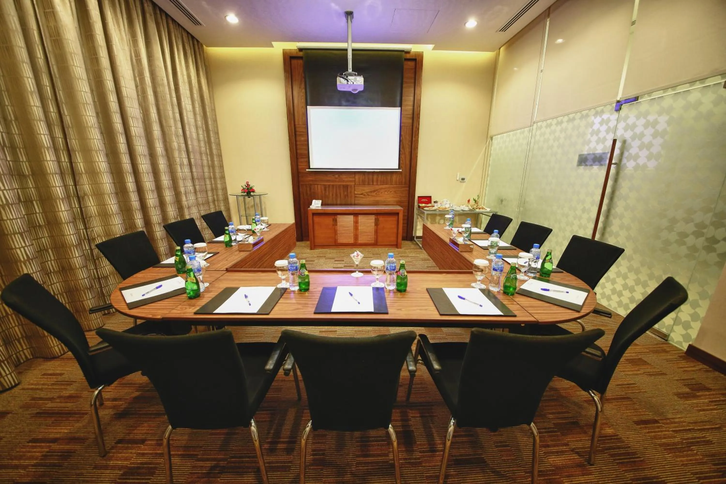 Business facilities in Lavender Hotel Deira