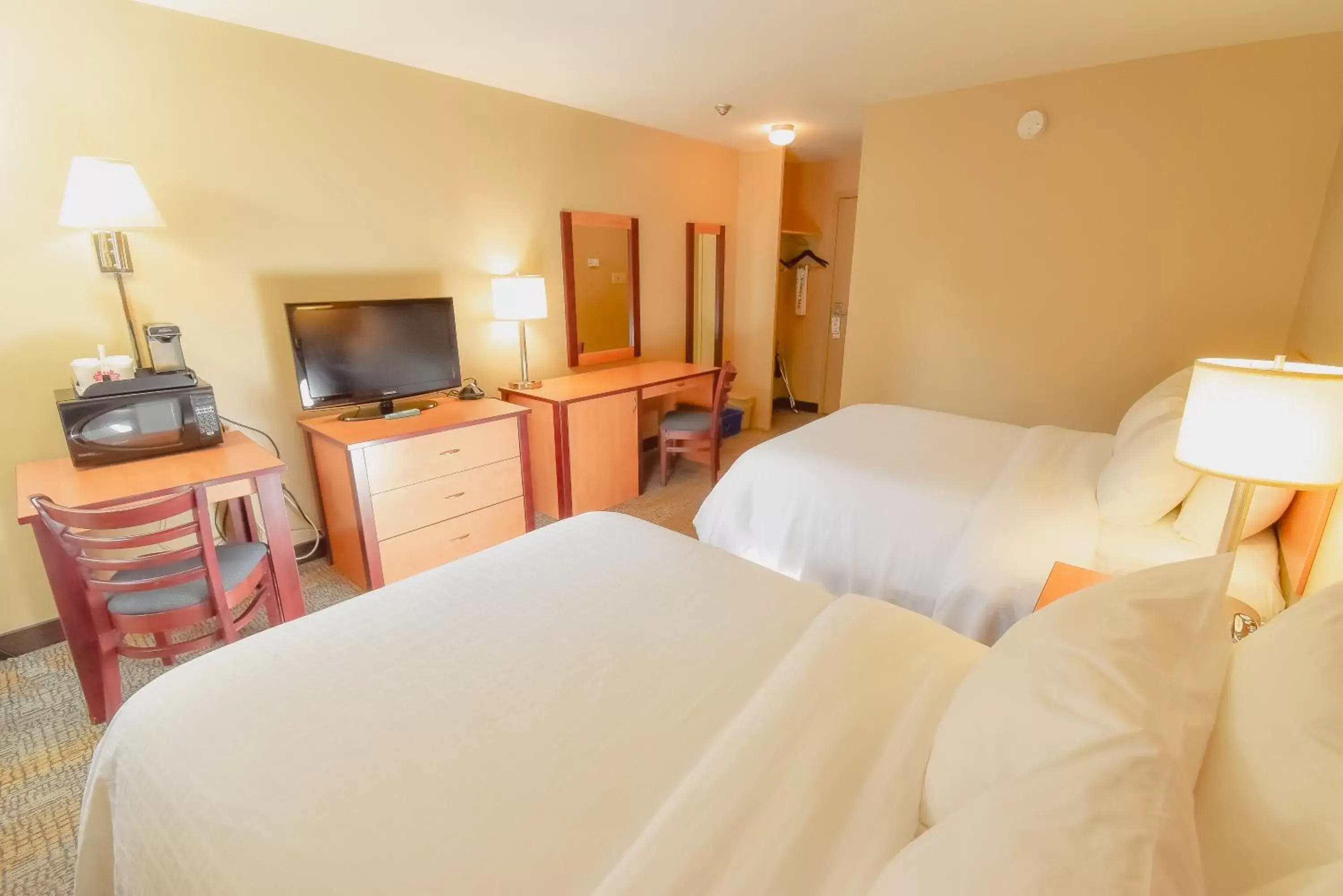Photo of the whole room, Bed in Canad Inns Destination Centre Windsor Park