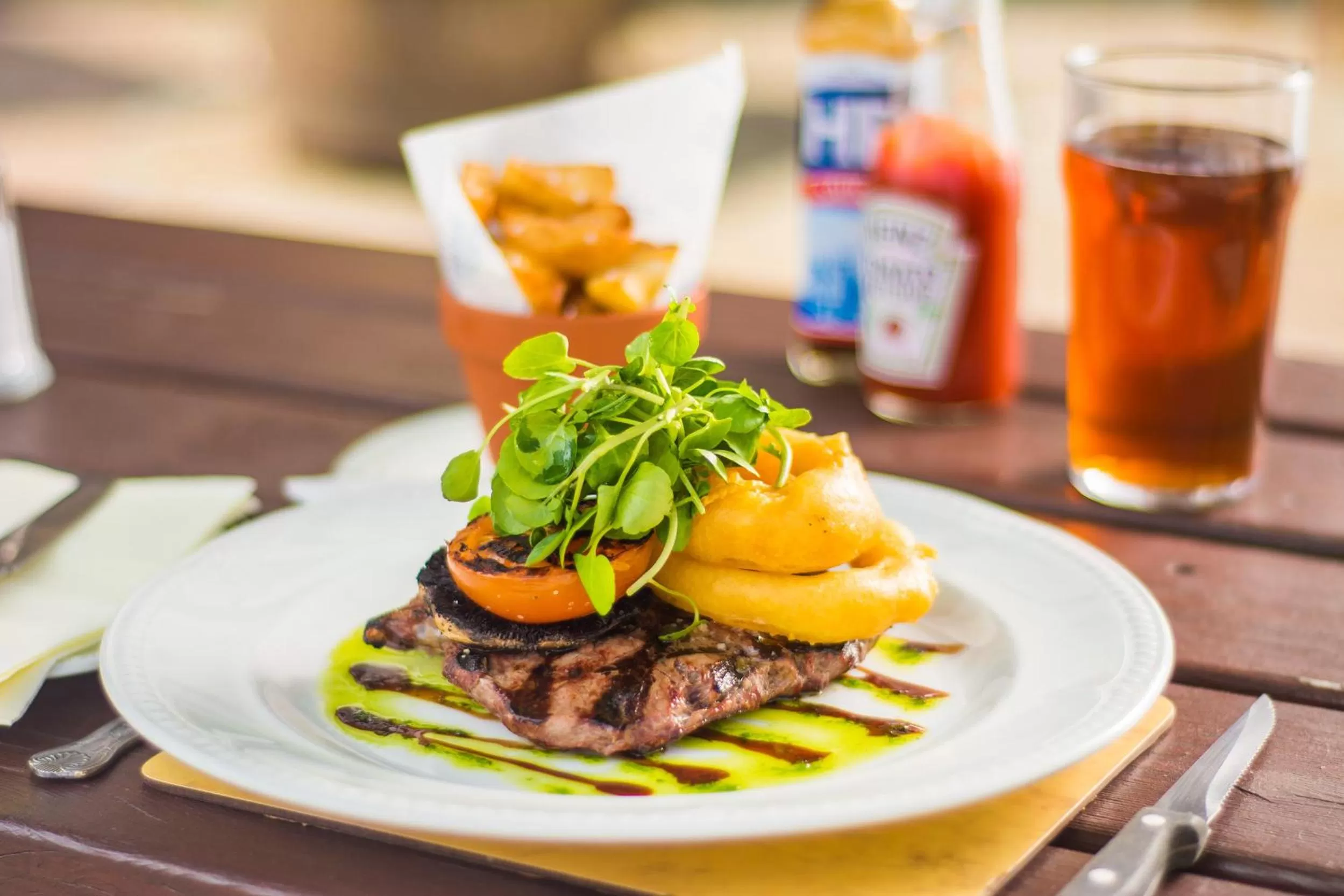 Restaurant/places to eat in The Castle Hotel