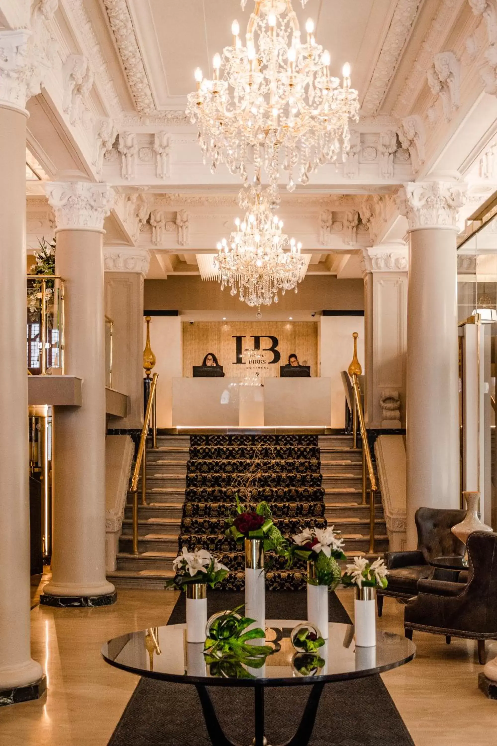 Lobby or reception in Hôtel Birks Montréal