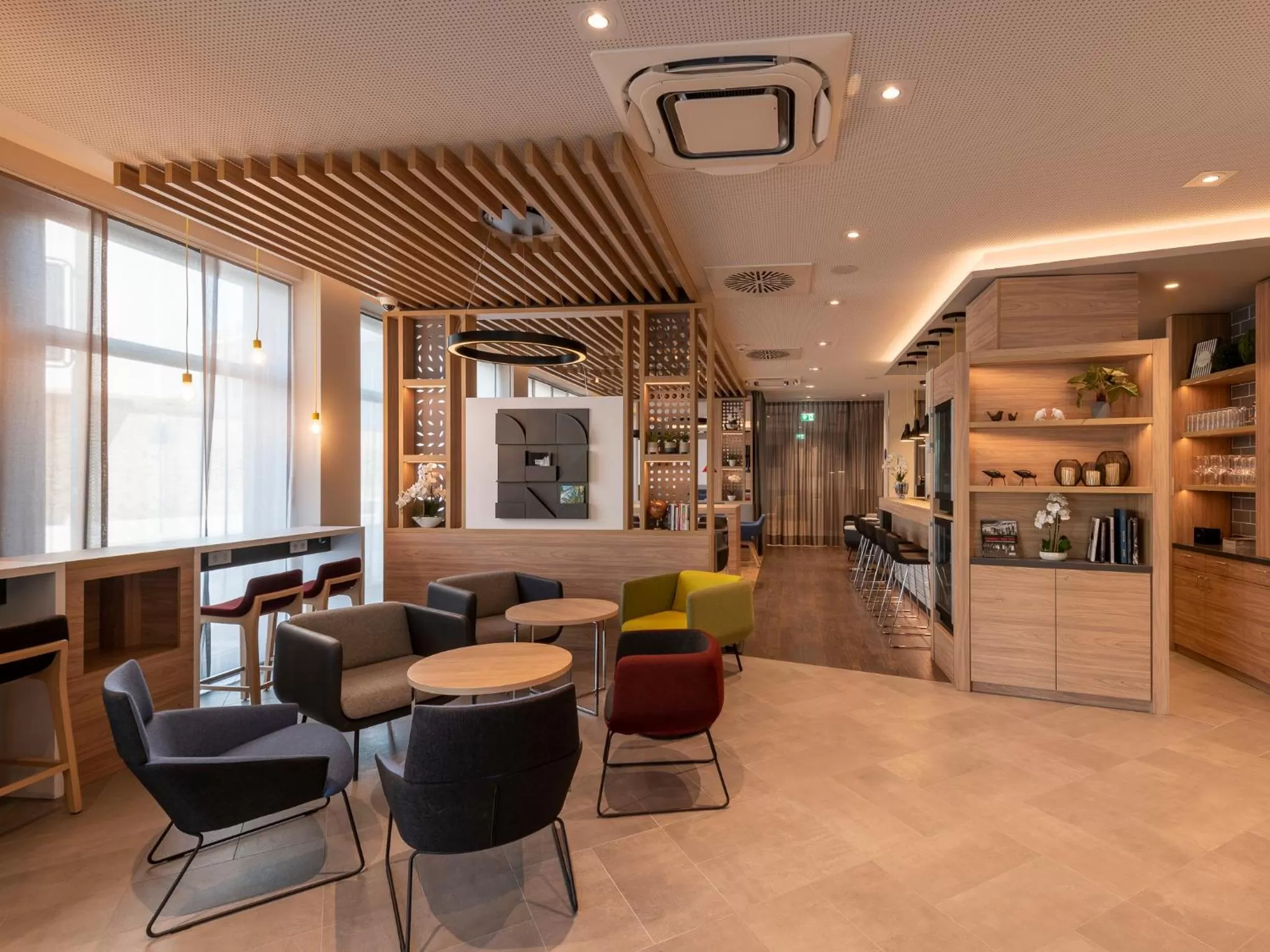 Lobby or reception in Holiday Inn Express - Offenbach by IHG