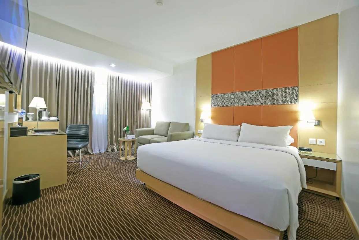 Bed in All Sedayu Hotel Kelapa Gading