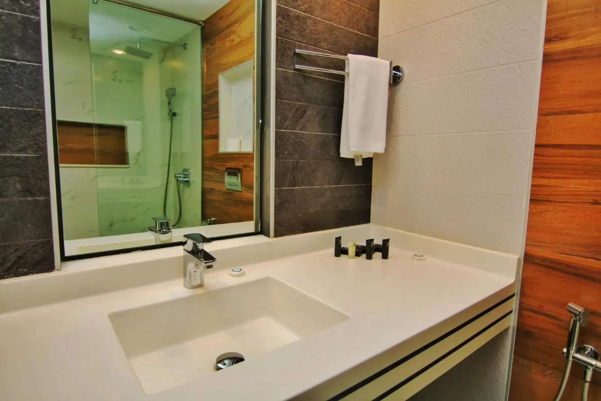 Bathroom in Muscat Gate Hotel