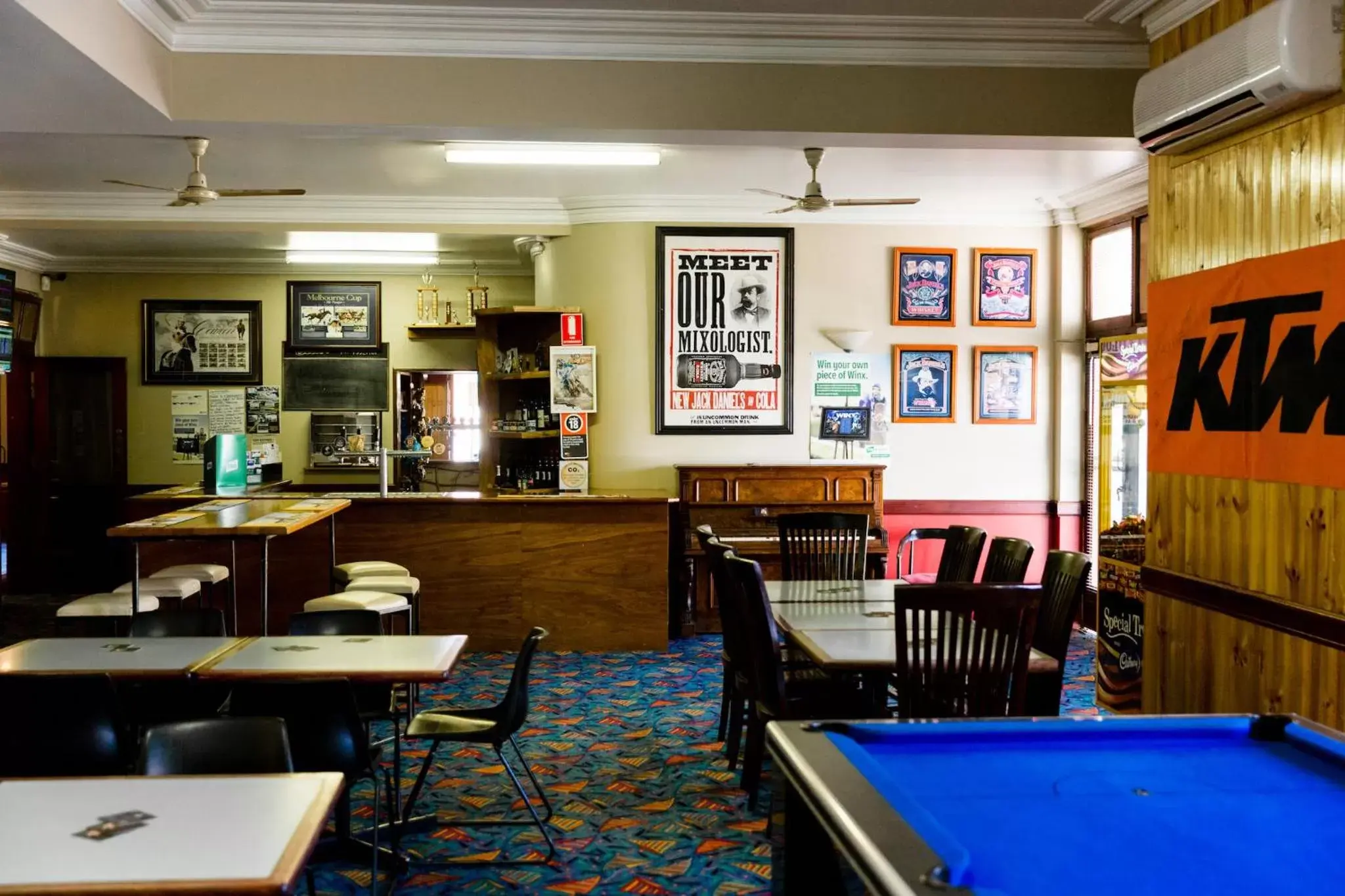 Restaurant/Places to Eat in Bank Hotel Dungog