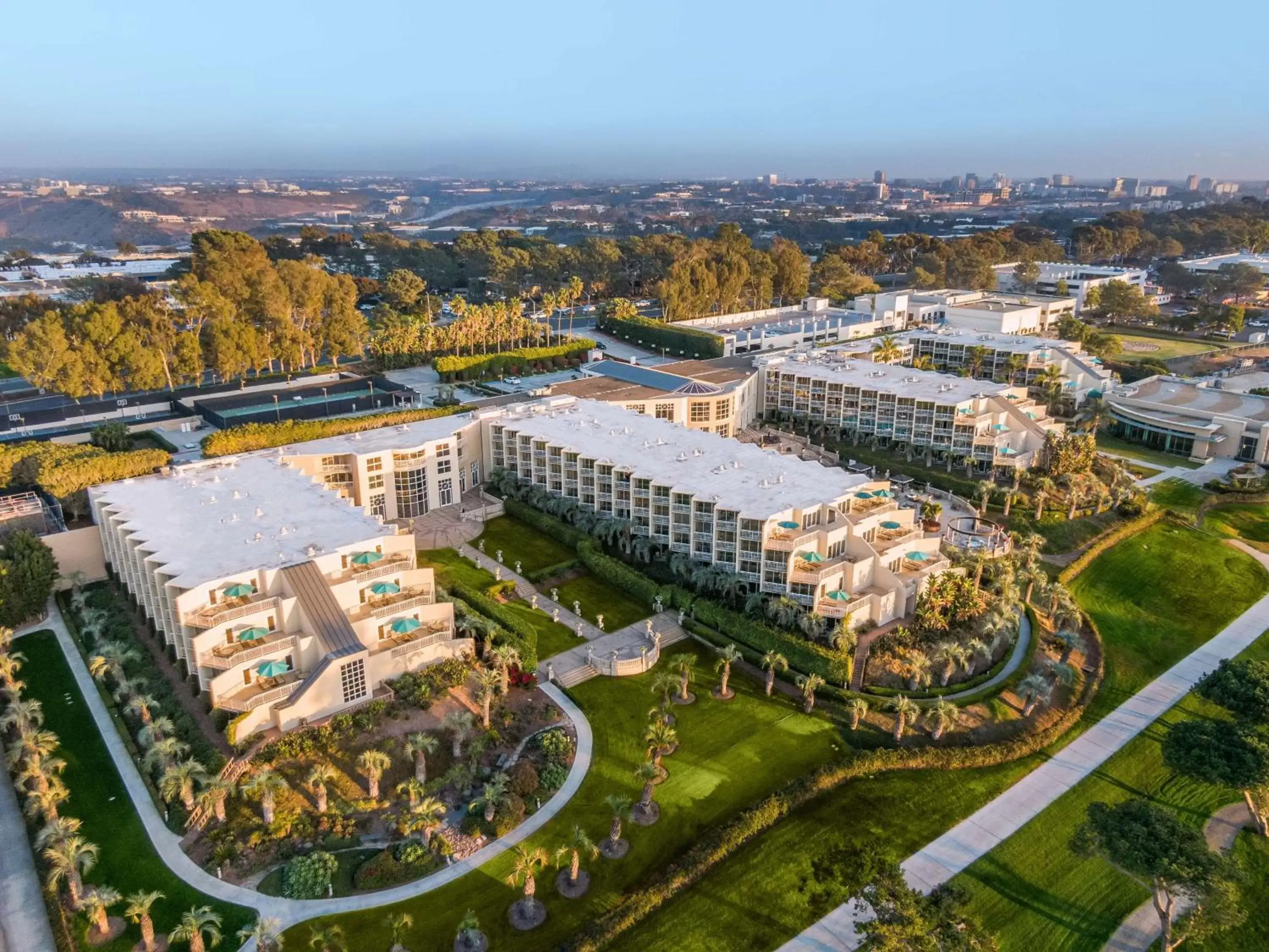 Property building in Hilton La Jolla Torrey Pines Property building in Hilton La Jolla Torrey Pines