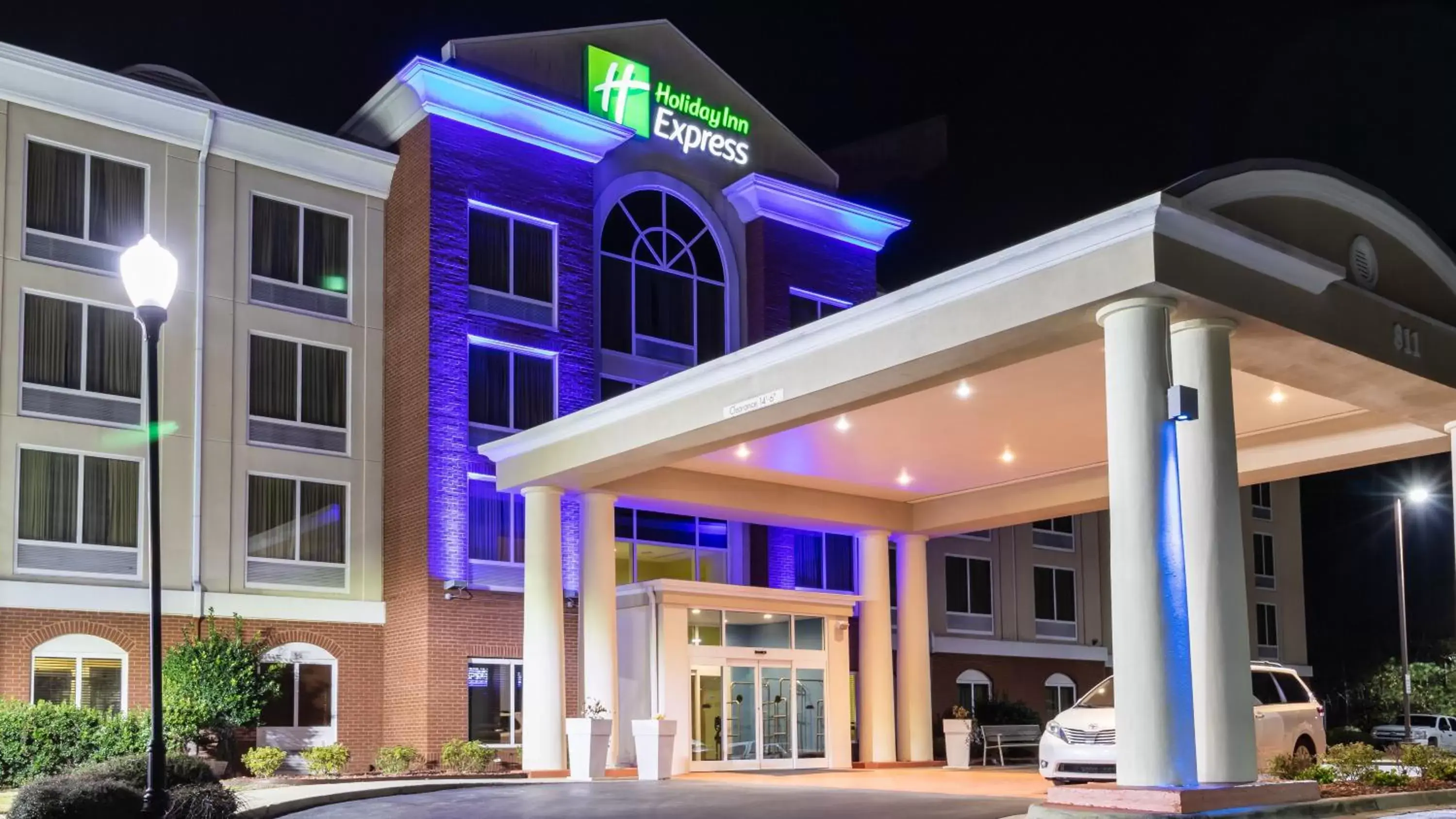 Property Building in Holiday Inn Express Birmingham Irondale East, an IHG Hotel