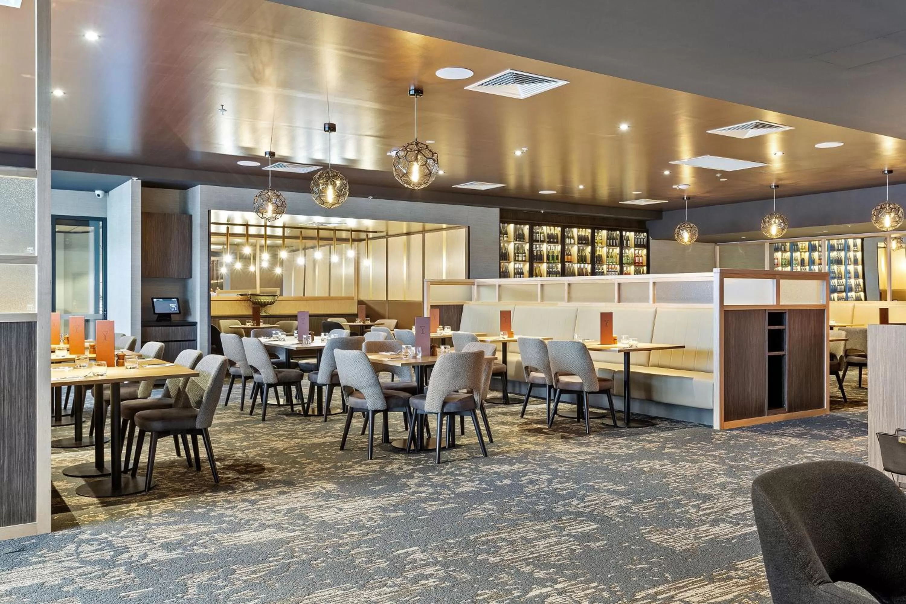 Restaurant/places to eat in Quality Hotel Lakeside