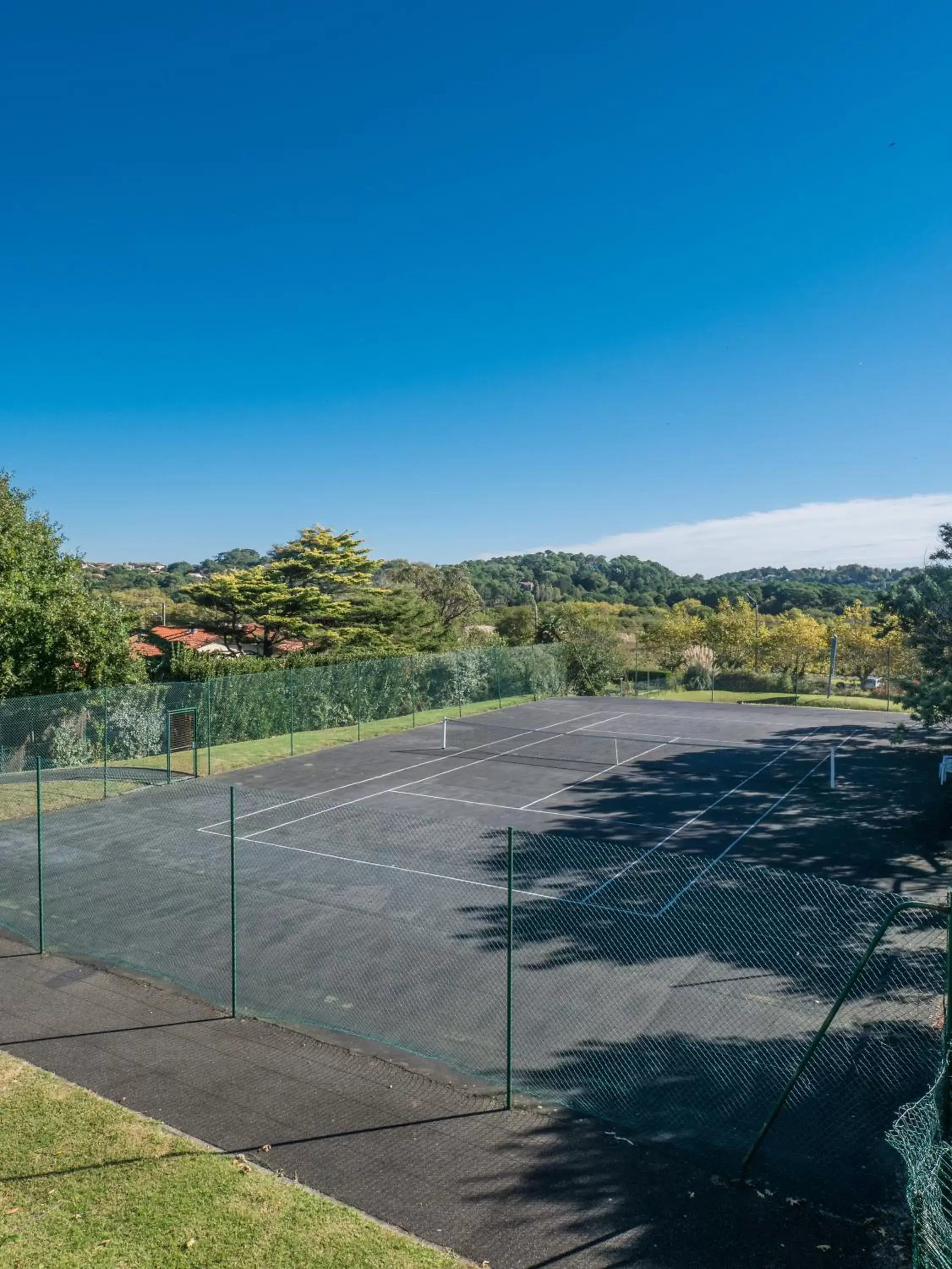 Tennis court in Résidence Mer & Golf Ilbarritz