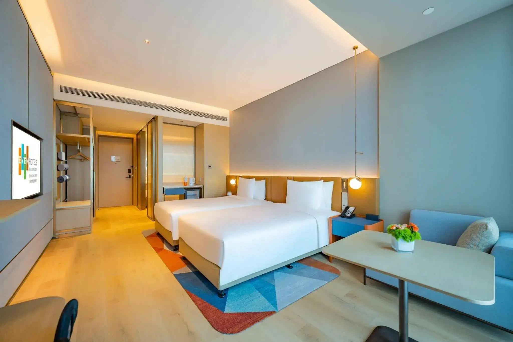 Photo of the whole room, Bed in EVEN Hotels Shanghai Expo, an IHG Hotel