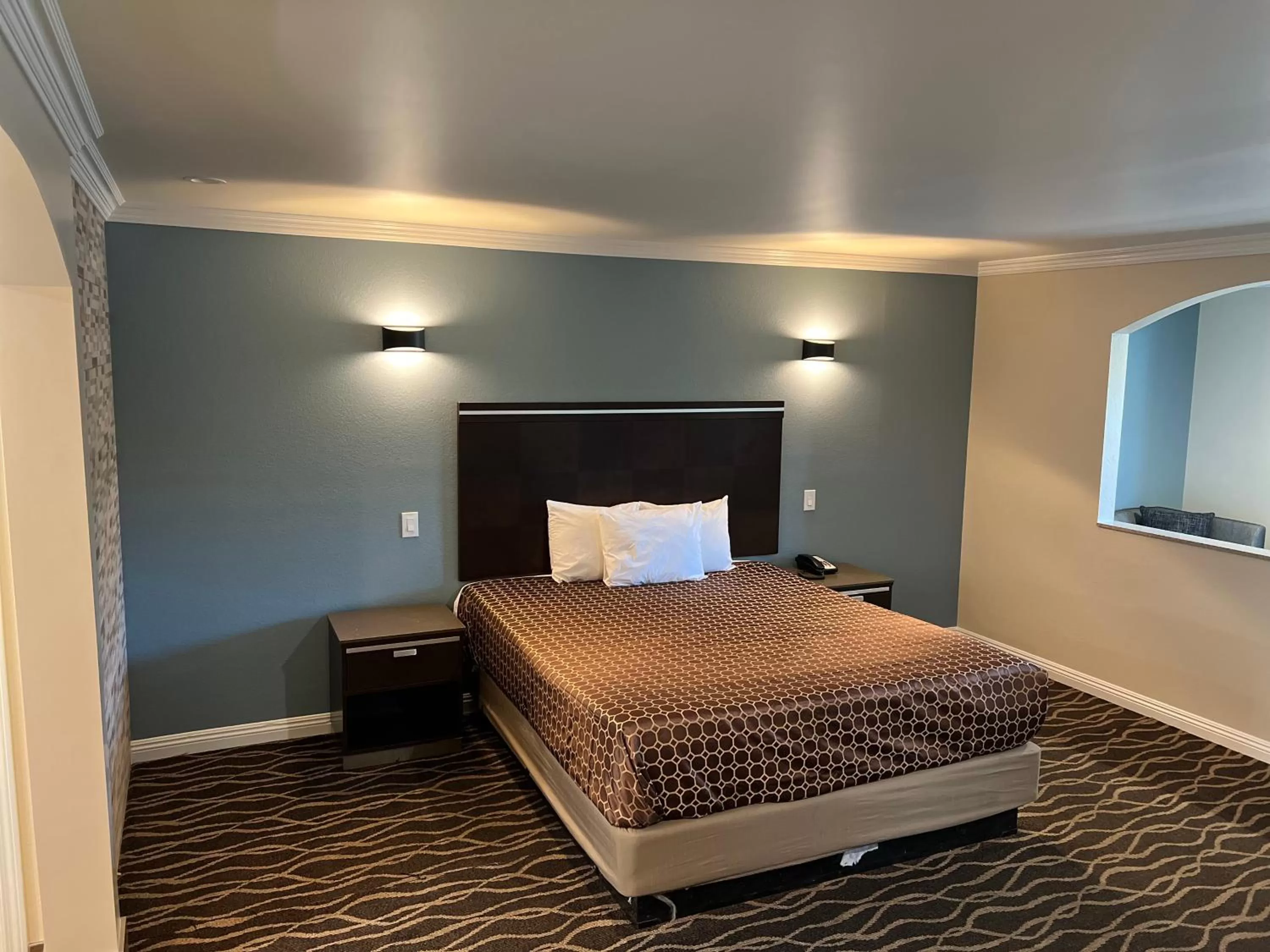 Bedroom, Bed in Walnut Inn & Suites West Covina