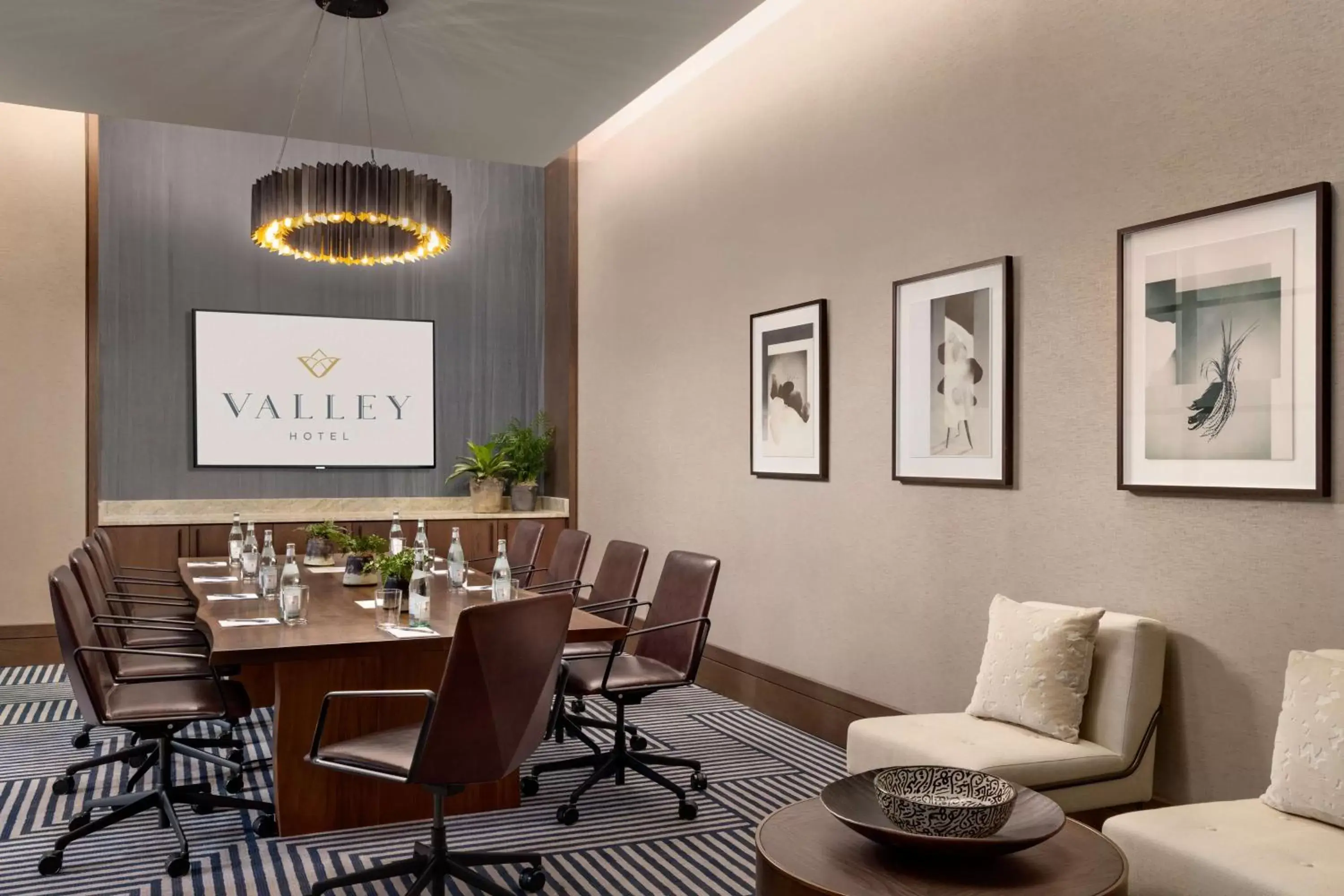 Meeting/conference room in Valley Hotel Homewood Birmingham - Curio Collection By Hilton
