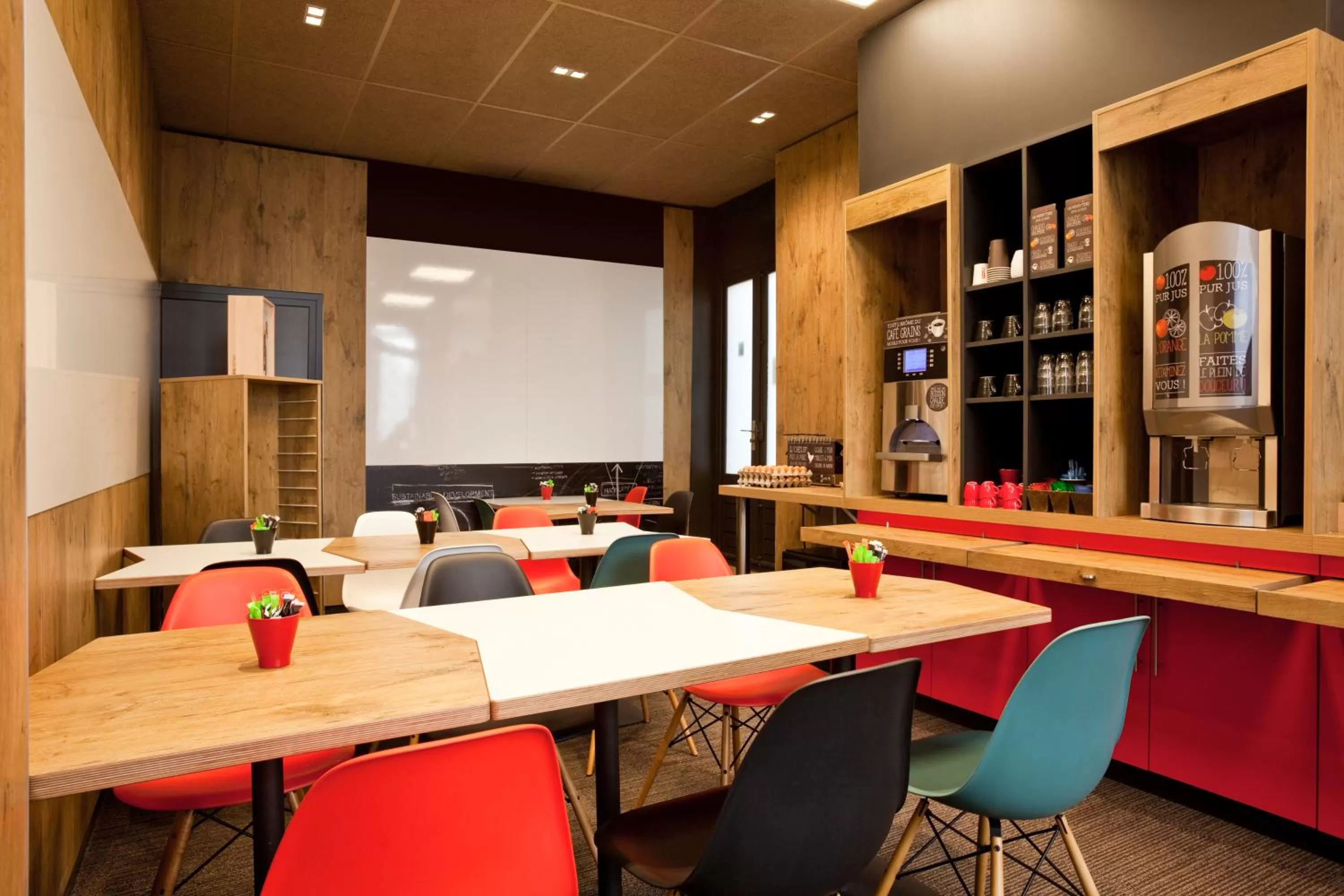 Area and facilities in ibis Paris Gare De L Est 10ème