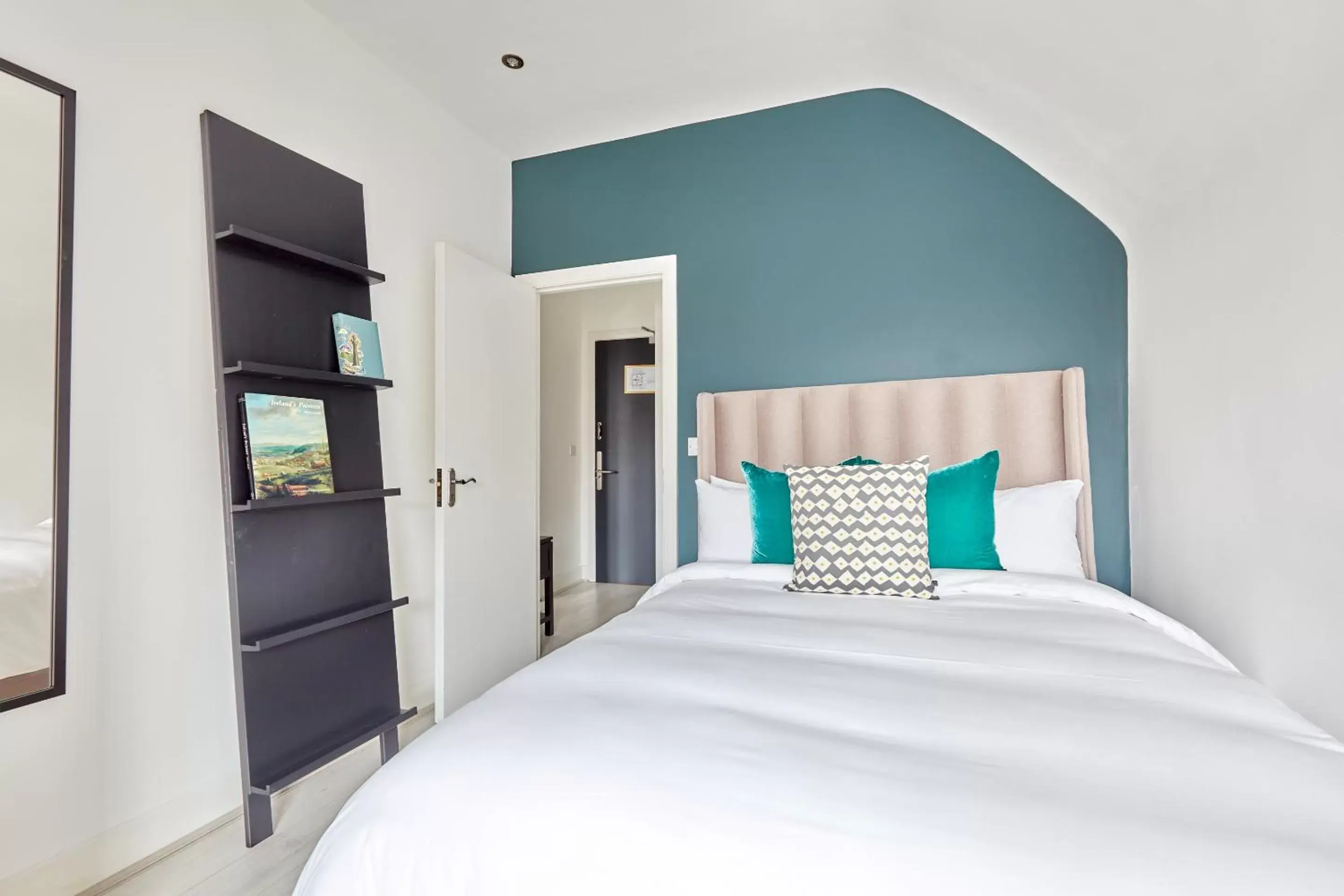 Bedroom, Bed in Sonder Mountjoy Square