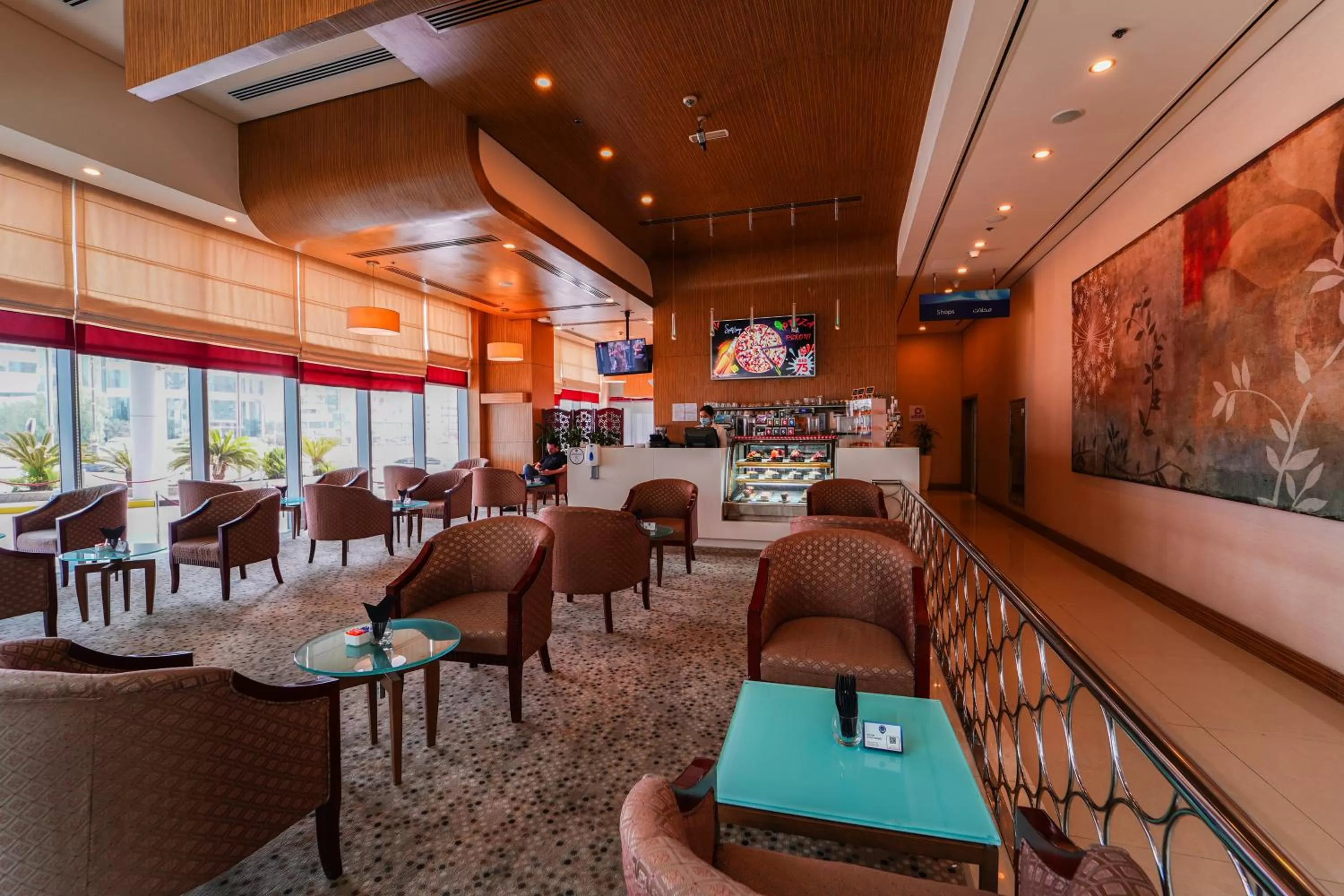 Restaurant/places to eat in Novotel Fujairah