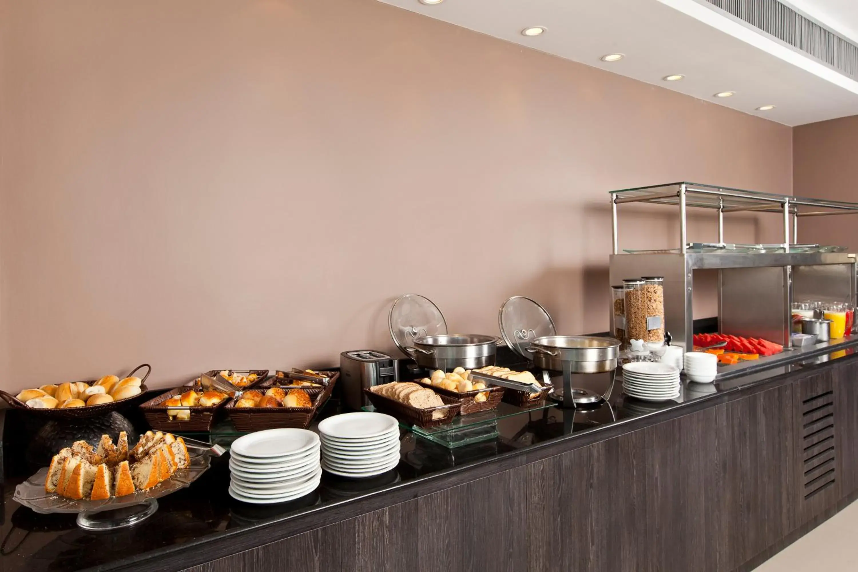 Buffet breakfast in San Diego Suites Veredas Sete Lagoas Buffet breakfast in San Diego Suites Veredas Sete Lagoas