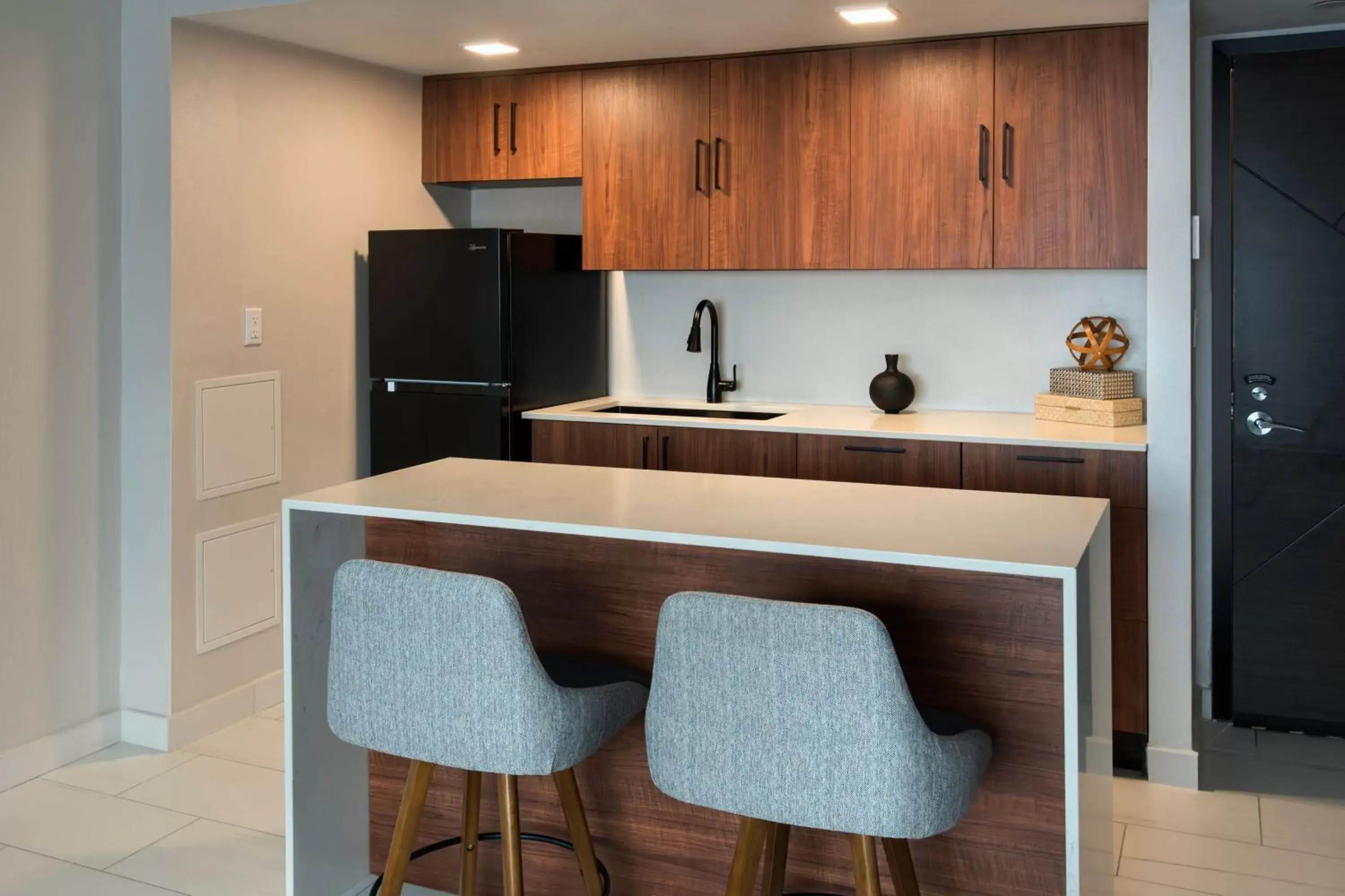 Photo of the whole room, Kitchen/Kitchenette in Marriott Springfield Downtown