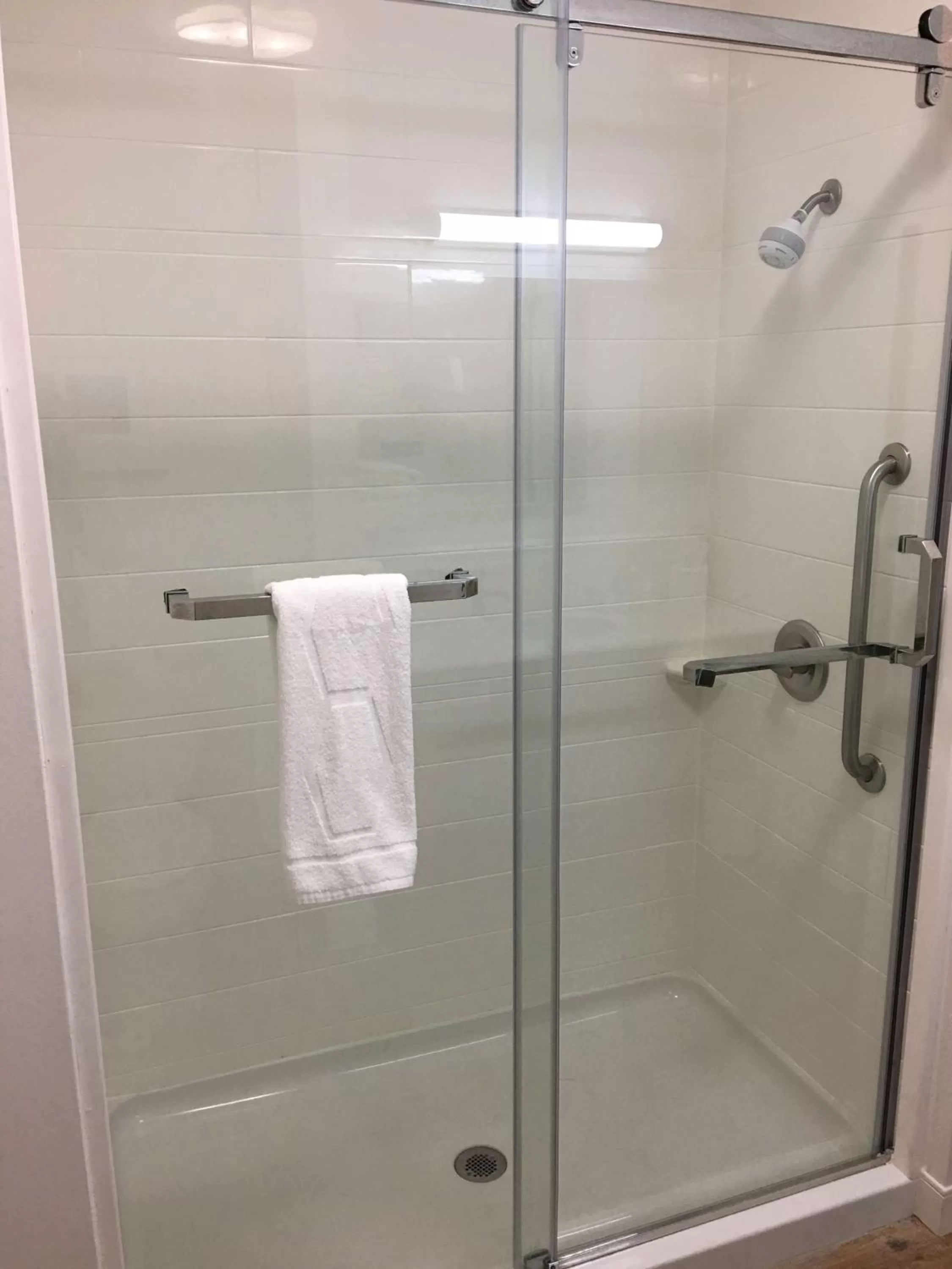 Bathroom in Hampton Inn McPherson