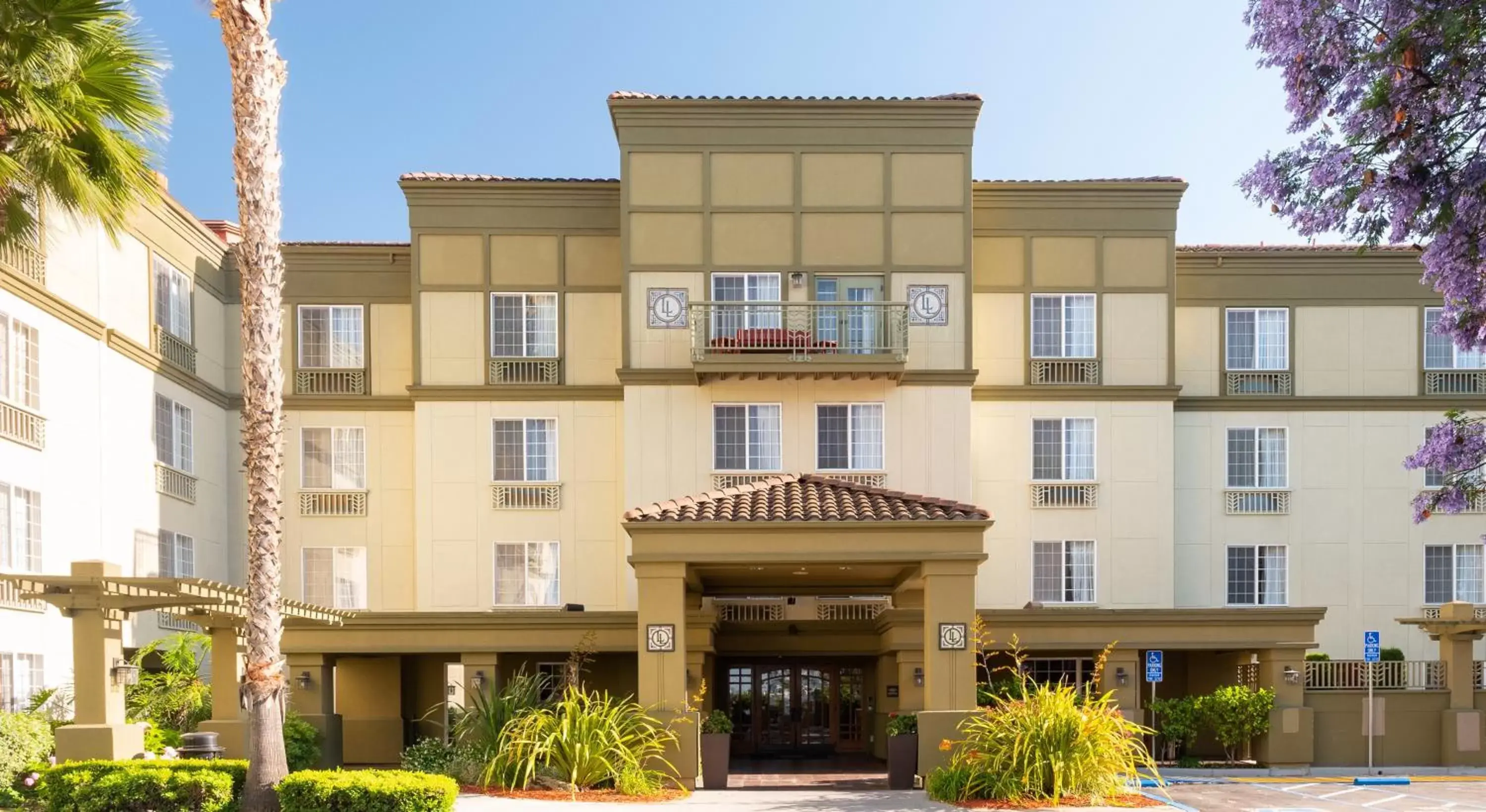 Property Building in Larkspur Landing Sunnyvale-An All-Suite Hotel