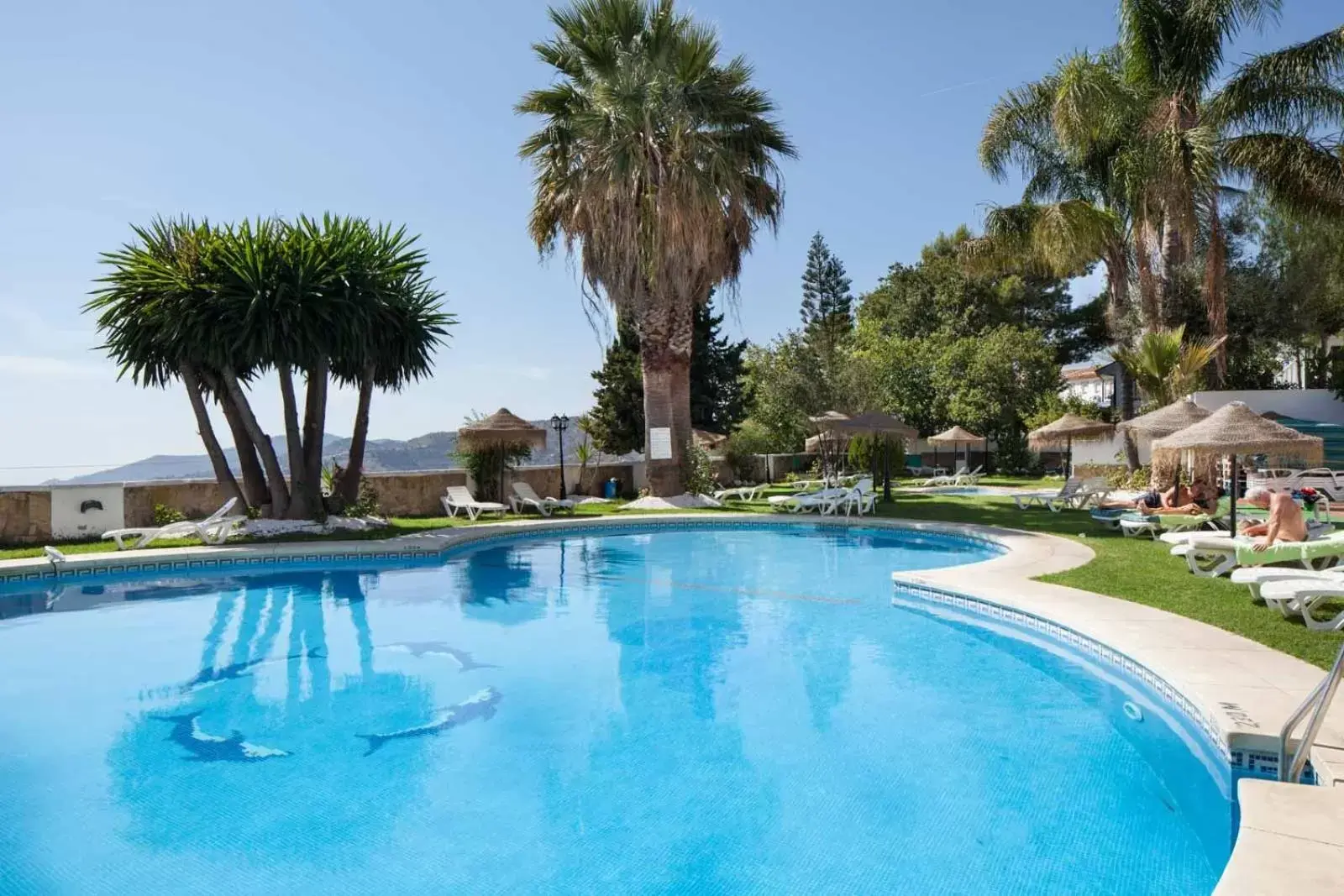 Garden, Swimming Pool in Hotel y Bungalows Balcón de Competa