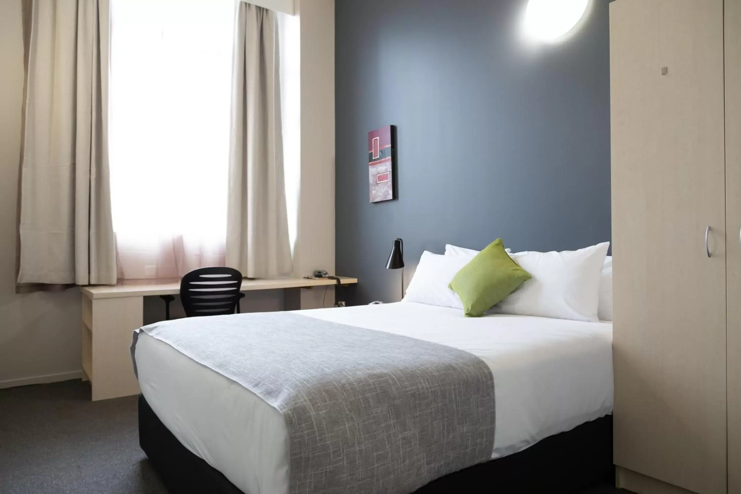 Bed in Ibis Styles Invercargill