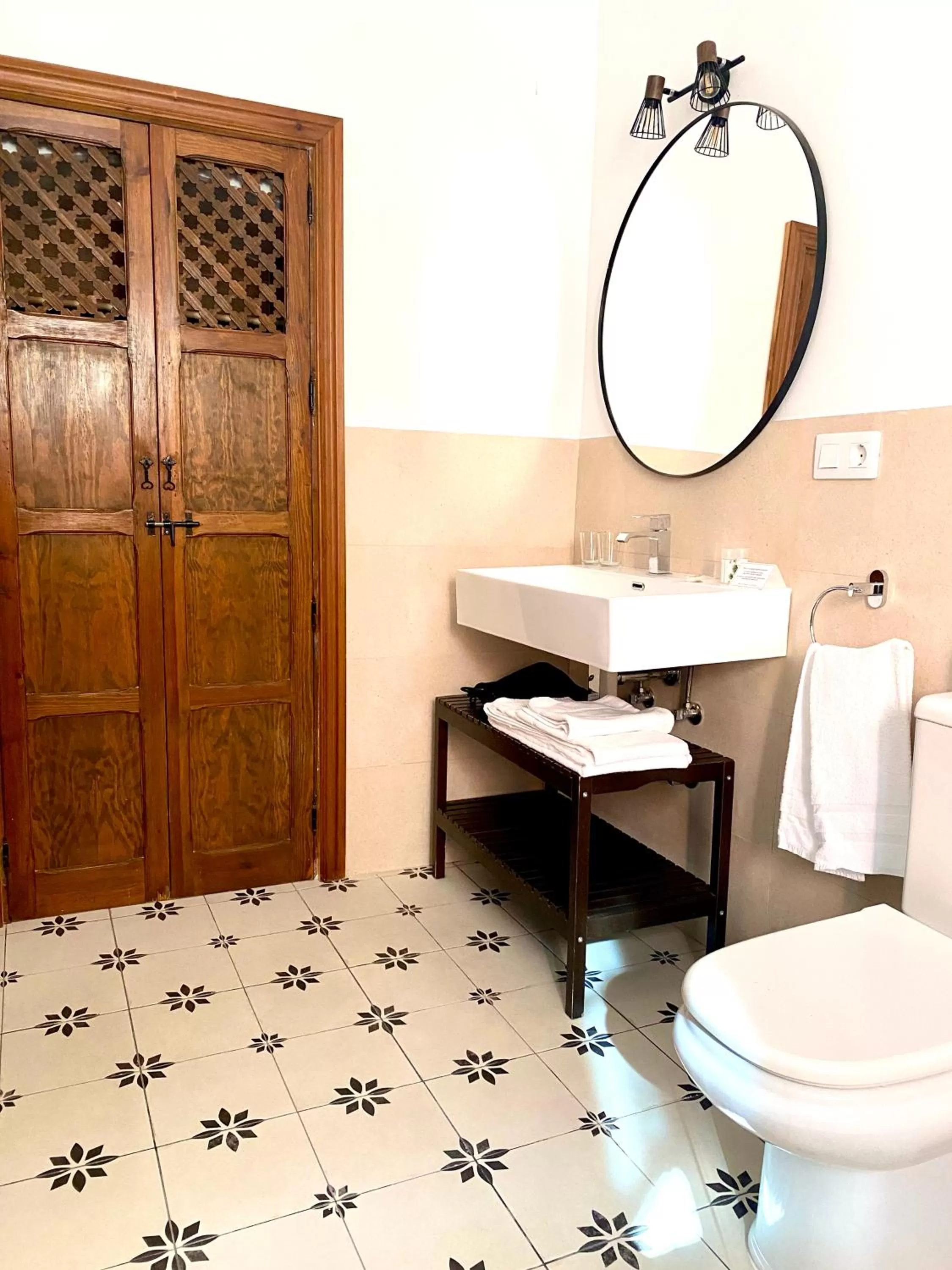 Shower in El Rincón de las Descalzas