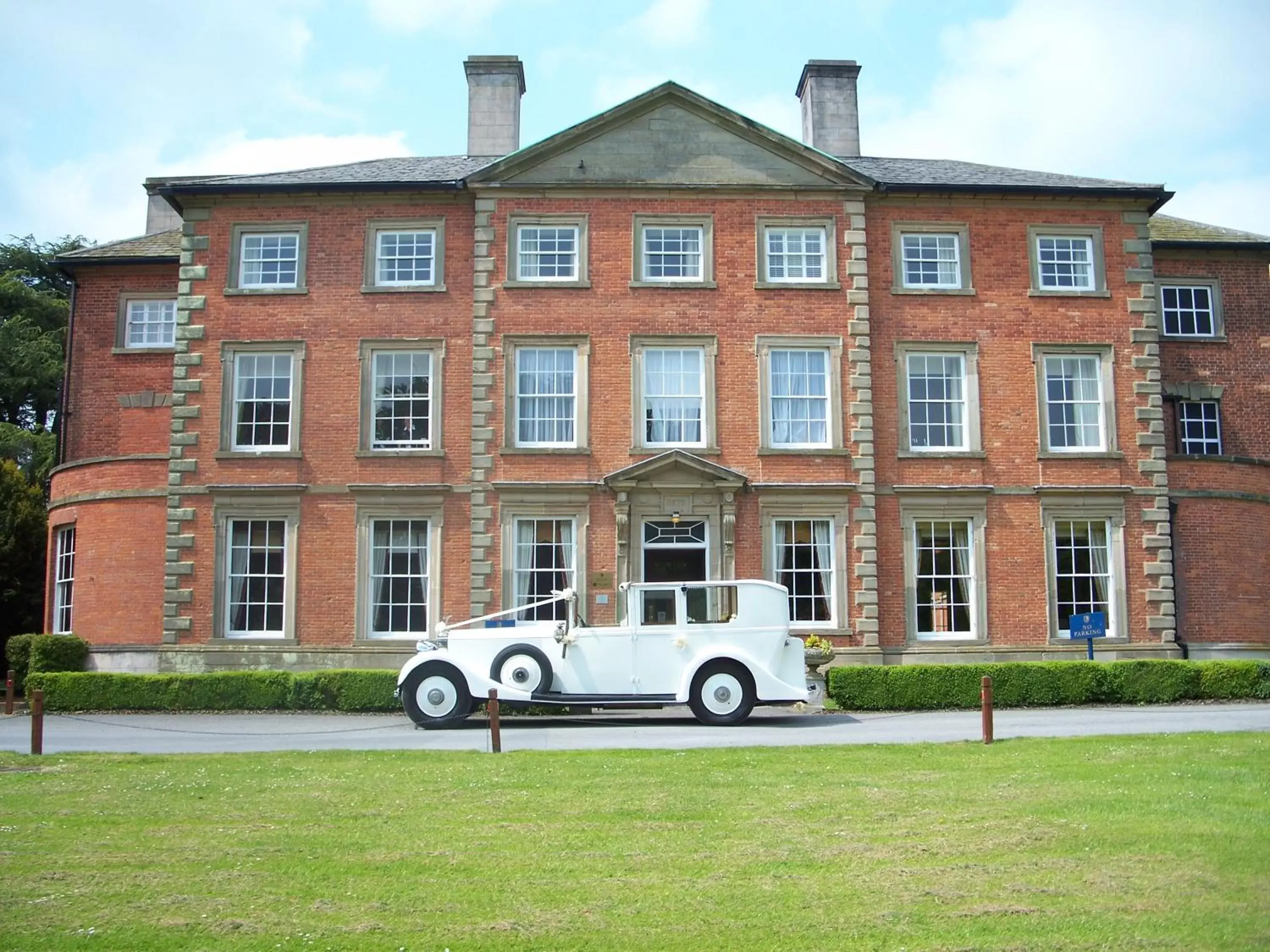 Facade/entrance, Property Building in Ansty Hall