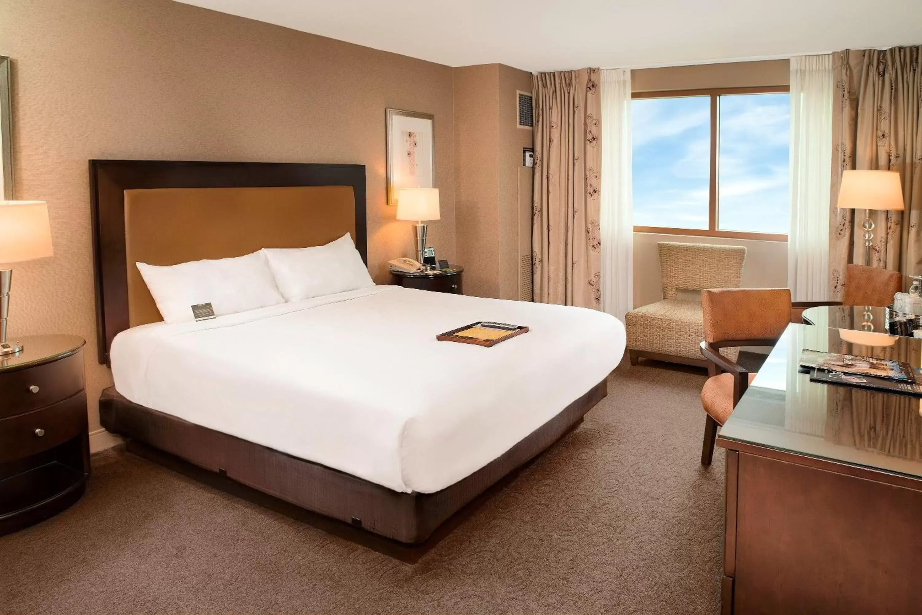 Photo of the whole room, Bed in Gold Strike Casino Resort