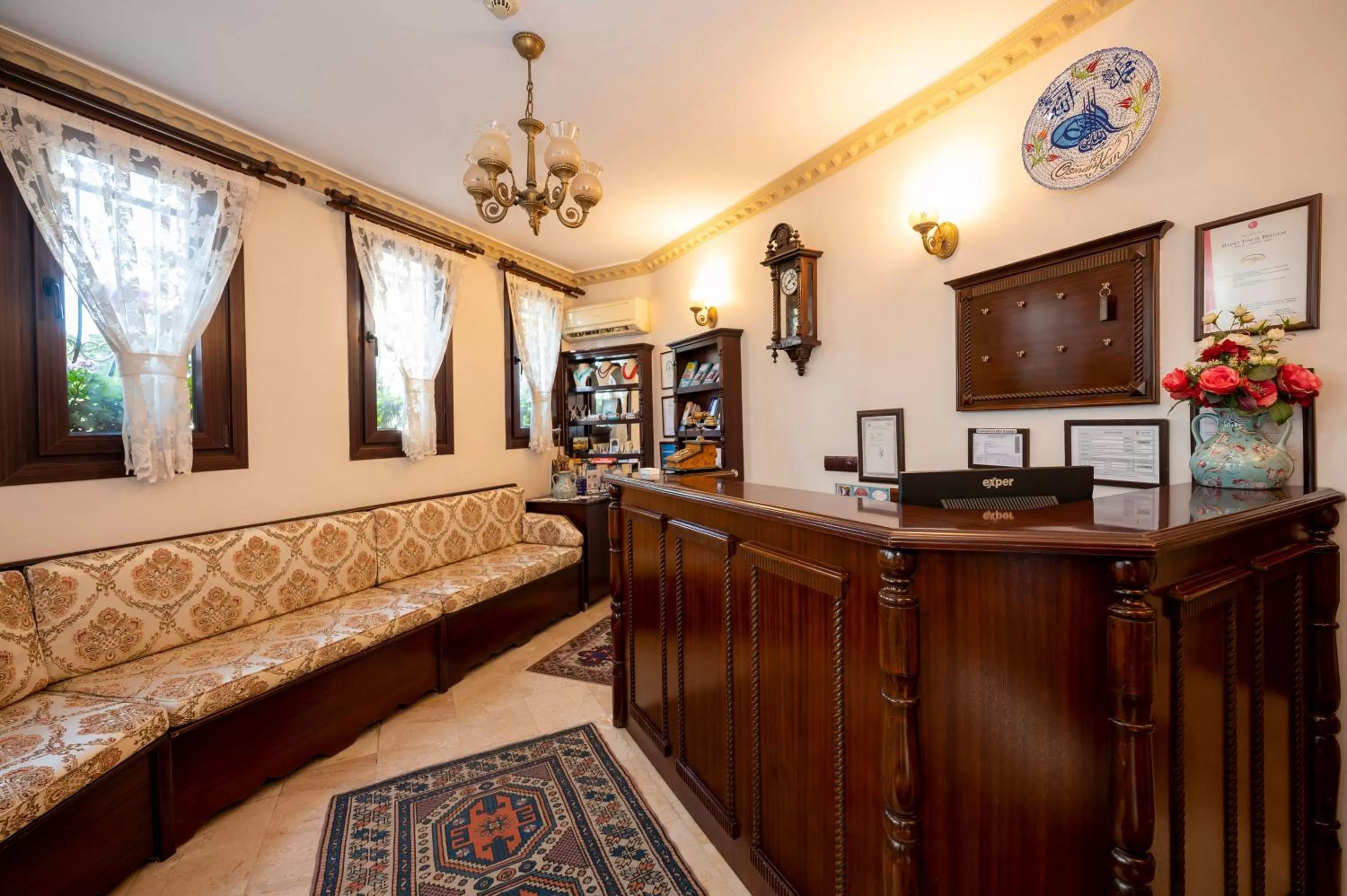 Lobby or reception in Osmanhan Hotel