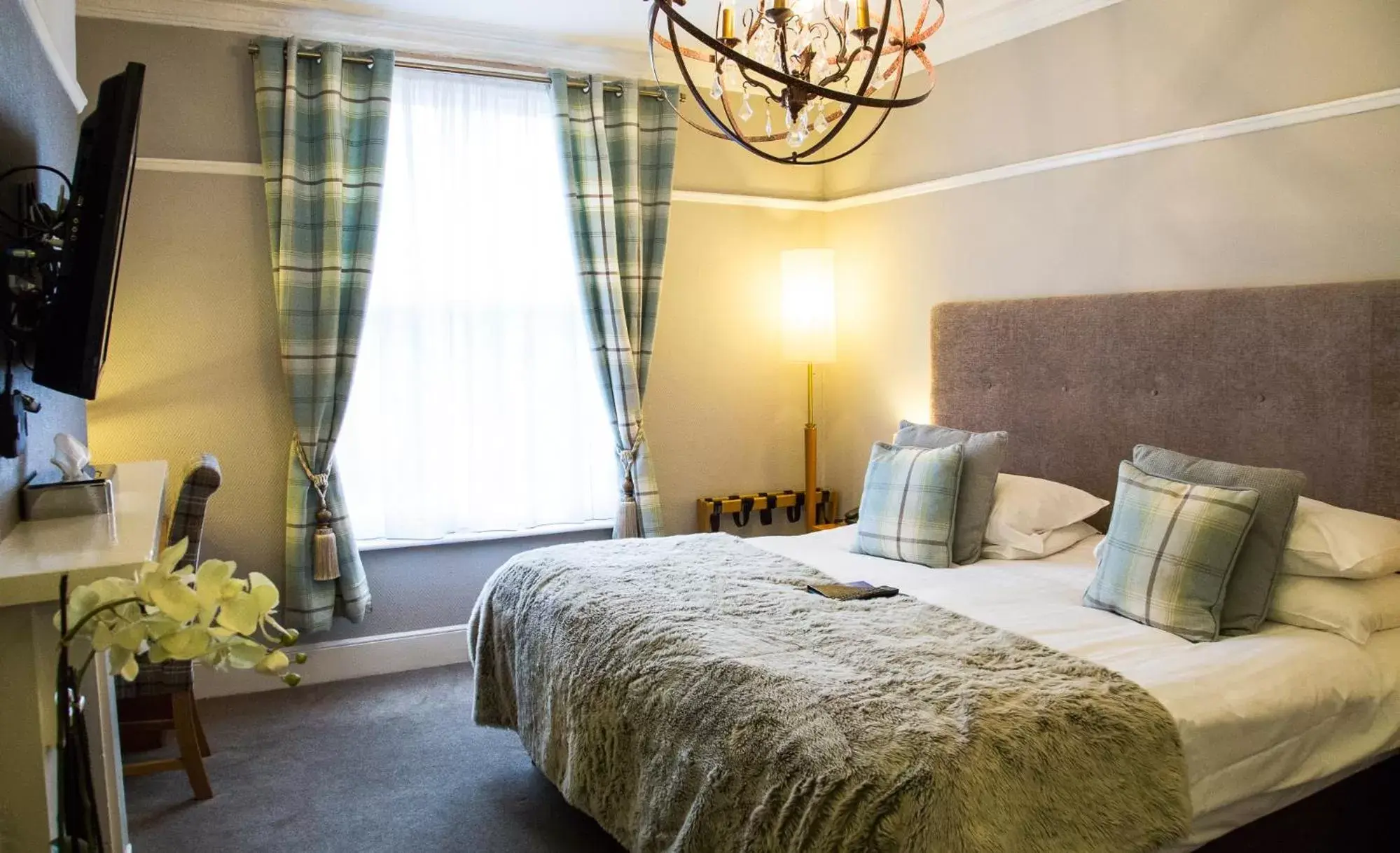 Bed in Hedley House Hotel & Apartments