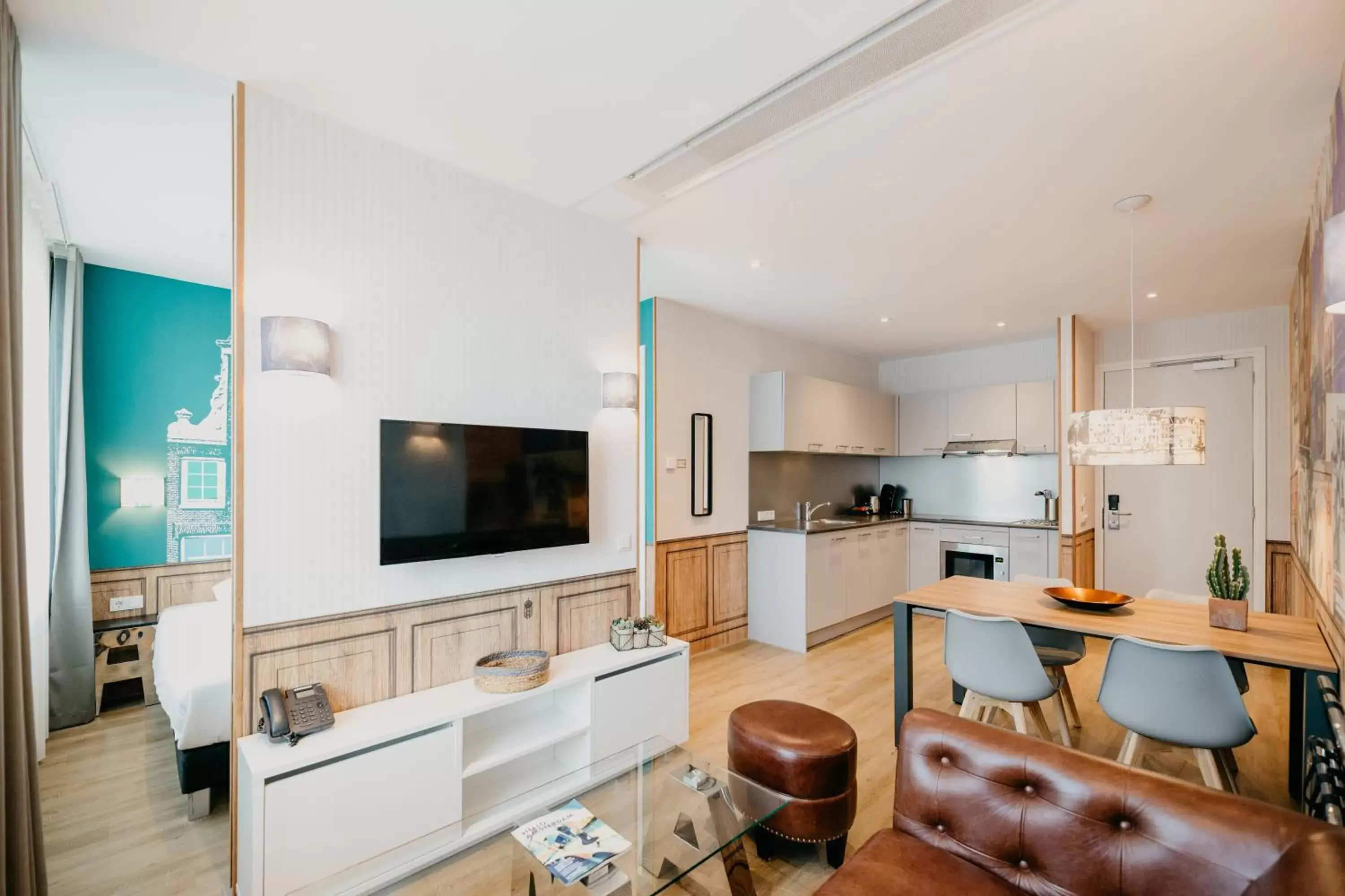 TV and multimedia, Kitchen/Kitchenette in Amsterdam ID Aparthotel