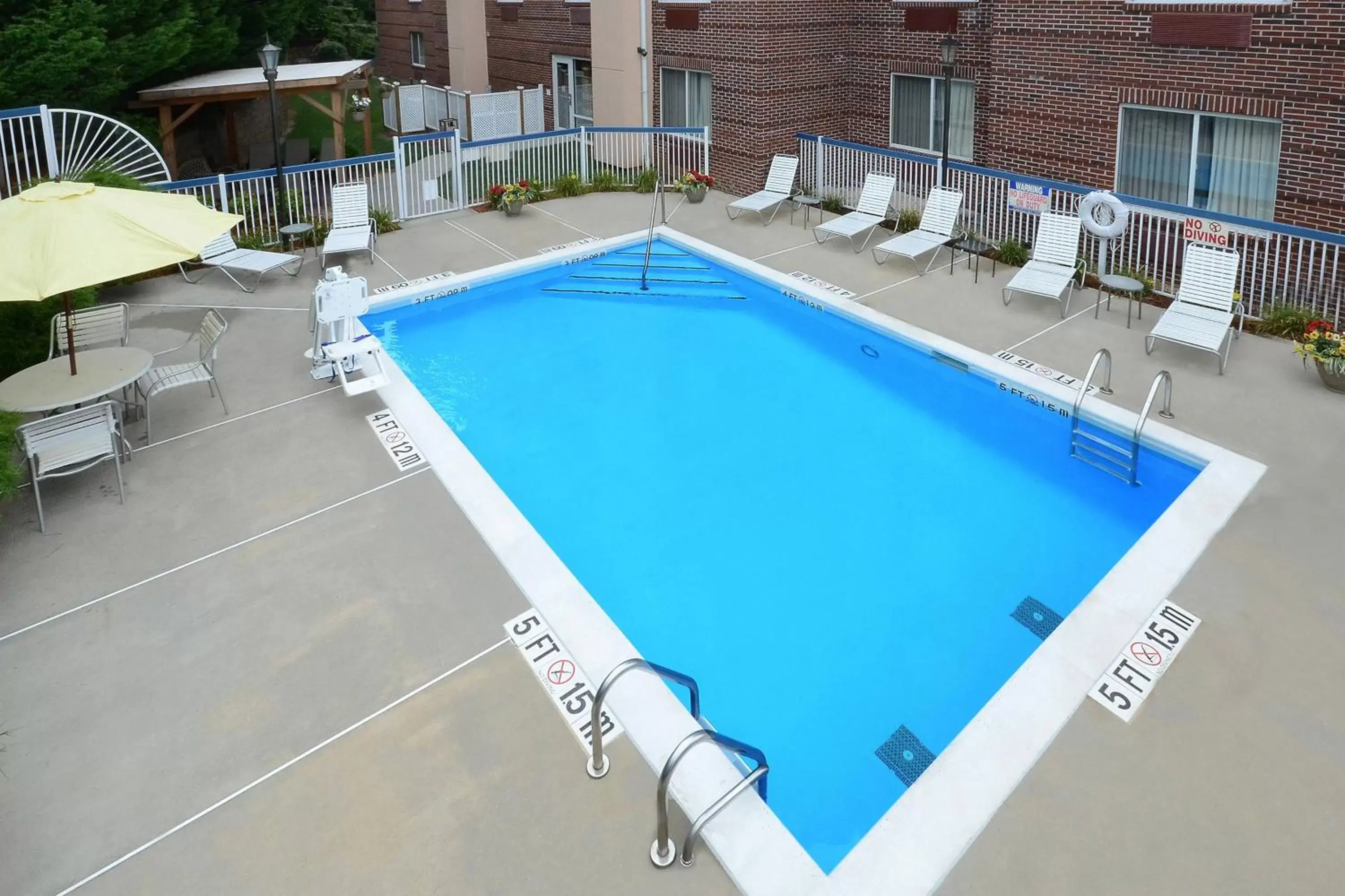 Swimming pool, Pool View in Fairfield Inn Greensboro Airport