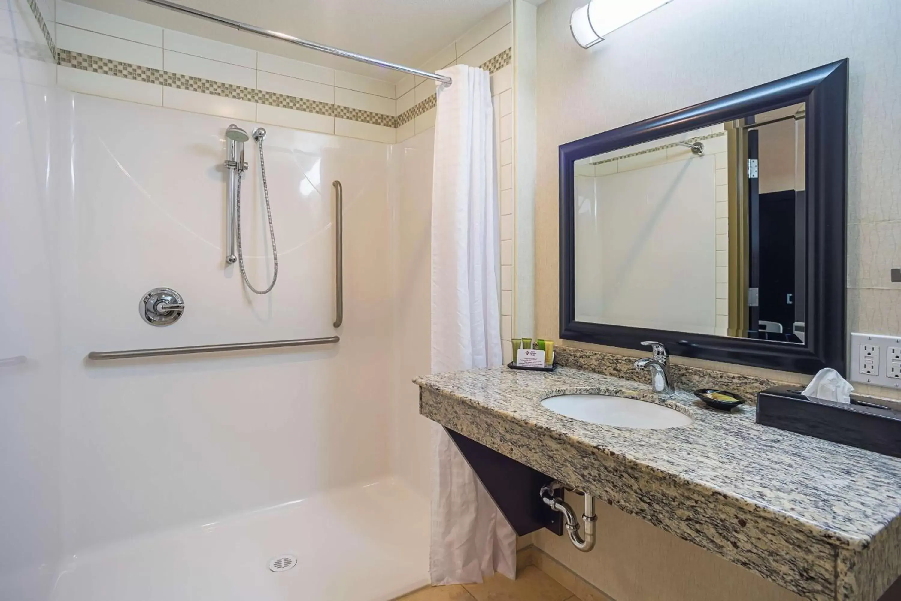 Bathroom in Best Western Wainwright Inn & Suites