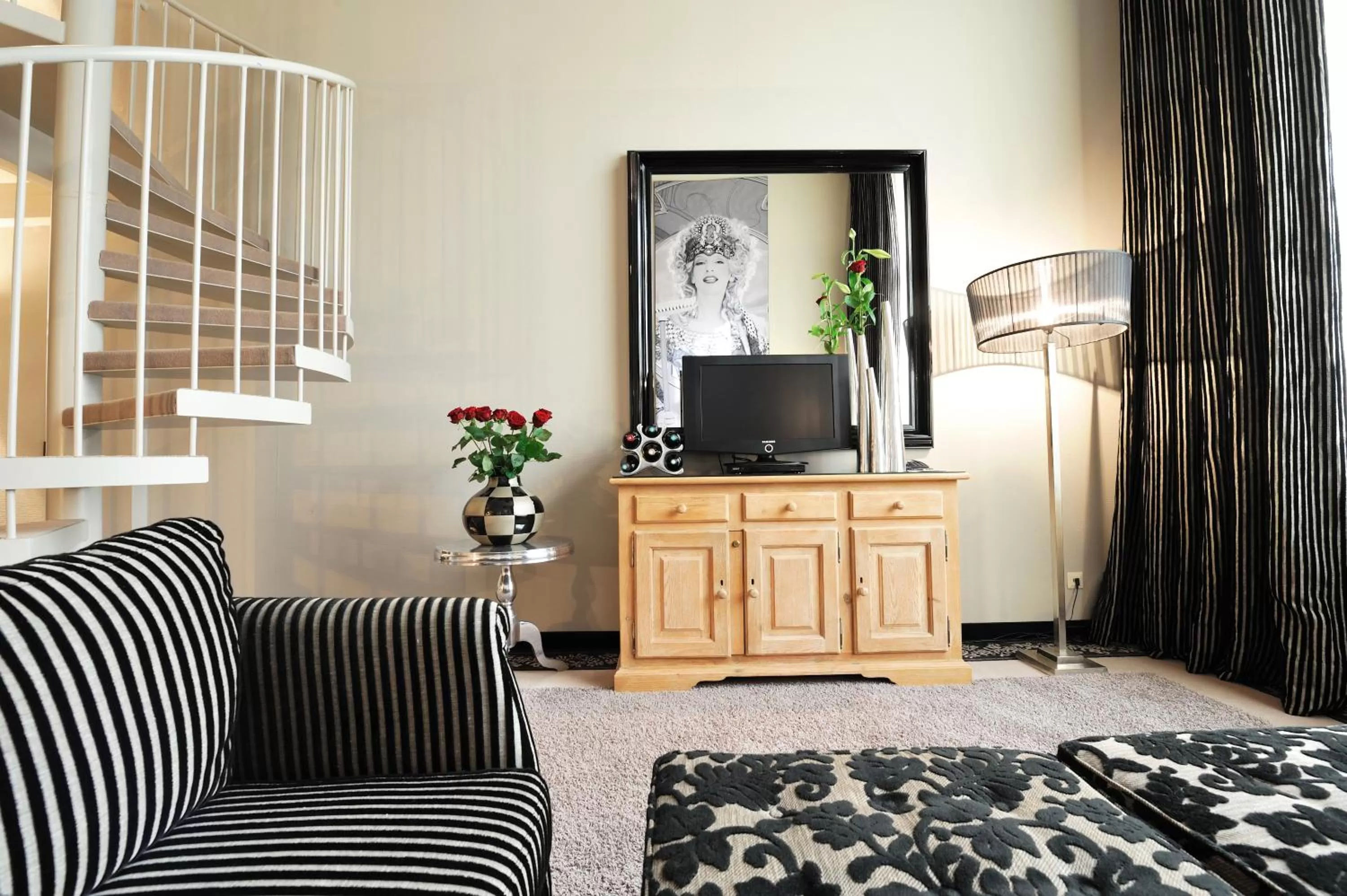 Seating area in Stage47