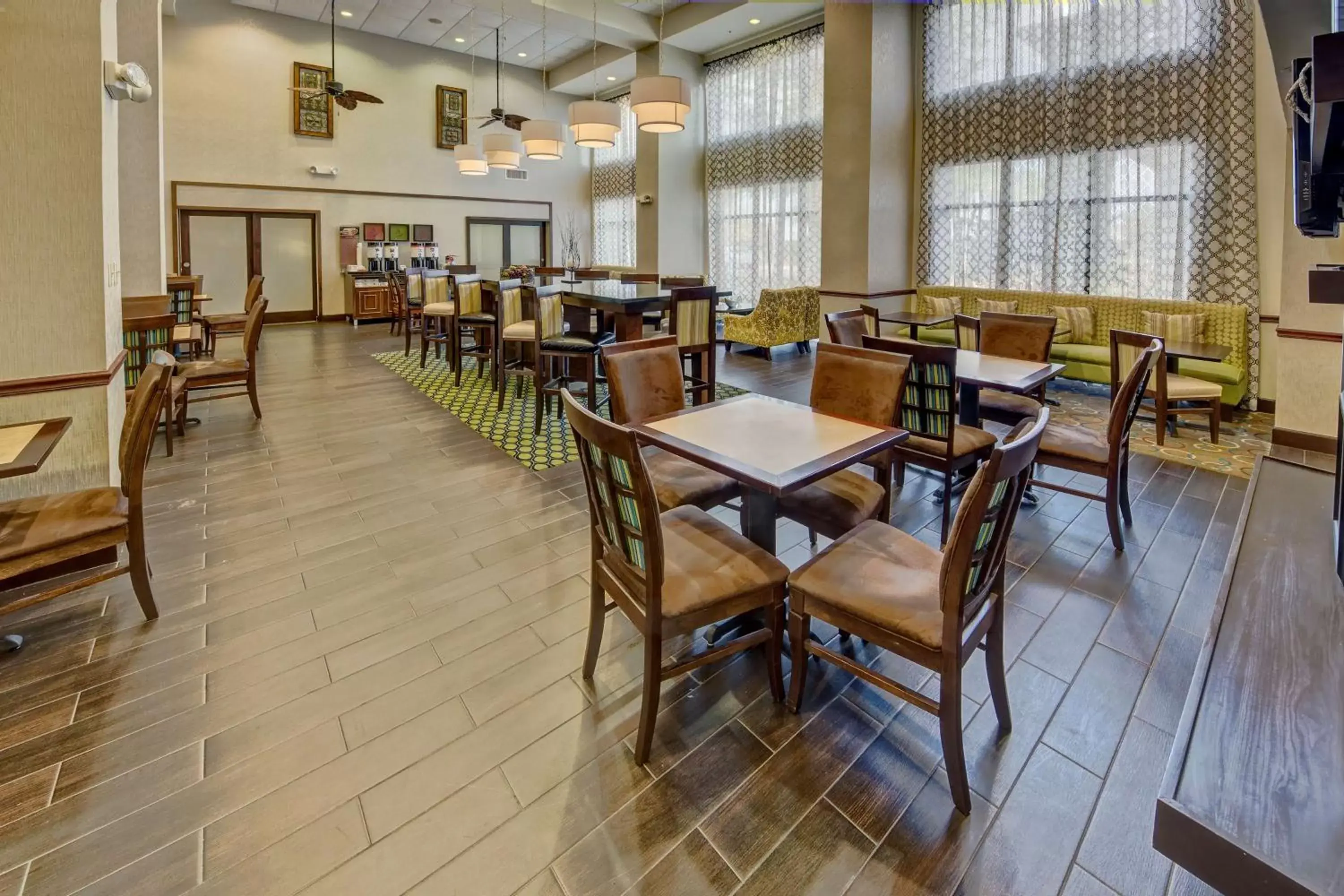 Lobby or reception, Restaurant/Places to Eat in Hampton Inn & Suites Clermont