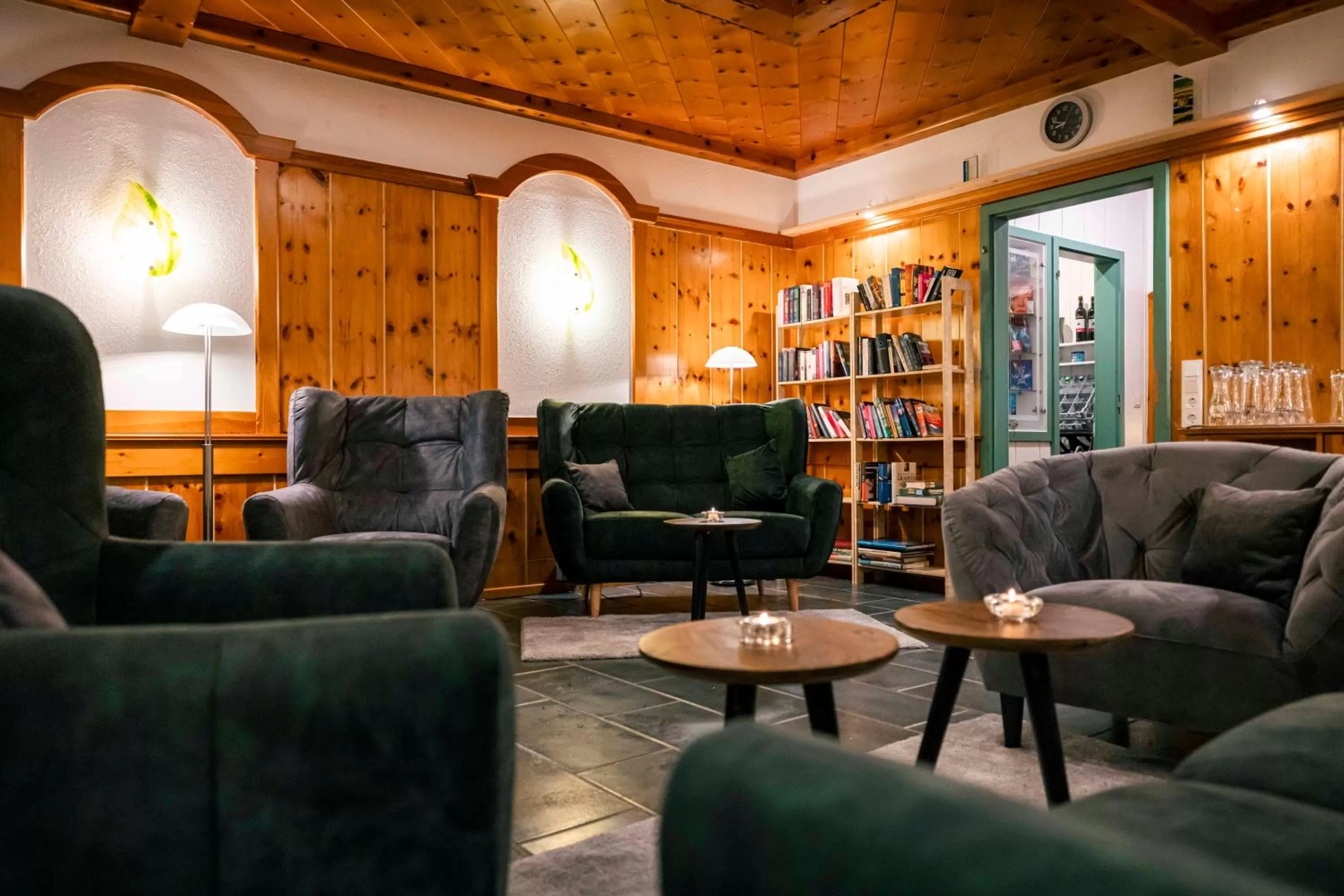 Communal lounge/ TV room in Landhotel GrünWies -Bonsai-Wellness Garni