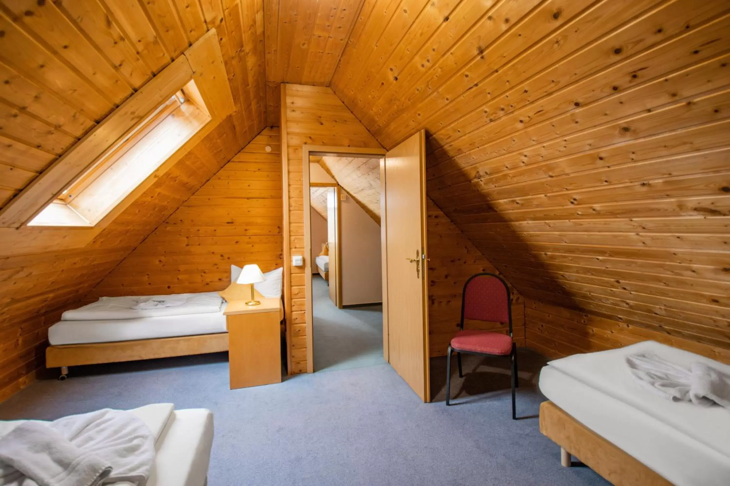 Bedroom, Bed in Hotel garni Zwickau-Mosel