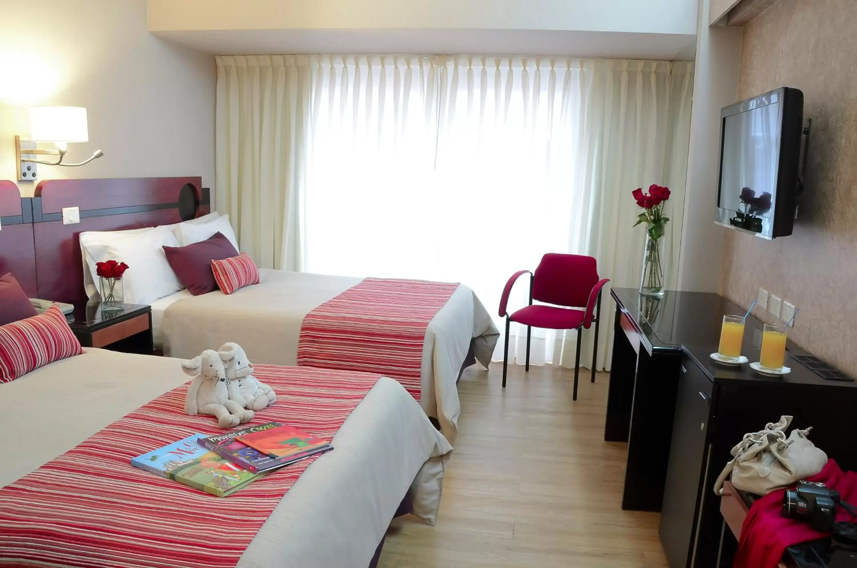 Photo of the whole room, Bed in Regente Palace Hotel Photo of the whole room, Bed in Regente Palace Hotel